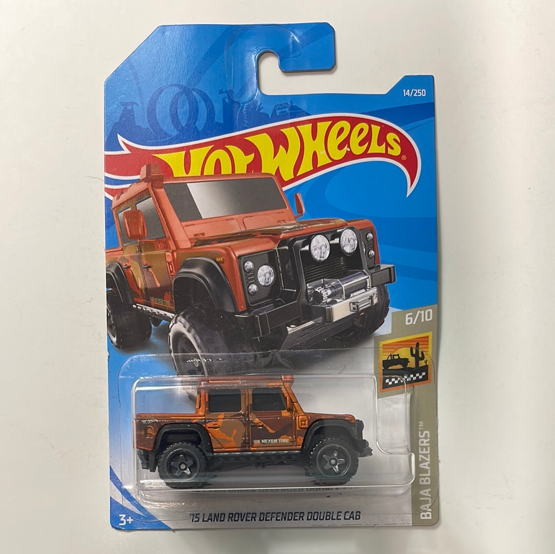 Hot Wheels 1/64 '15 Land Rover Defender Double Cab Orange - Damaged Ca –  Flipn Diecast