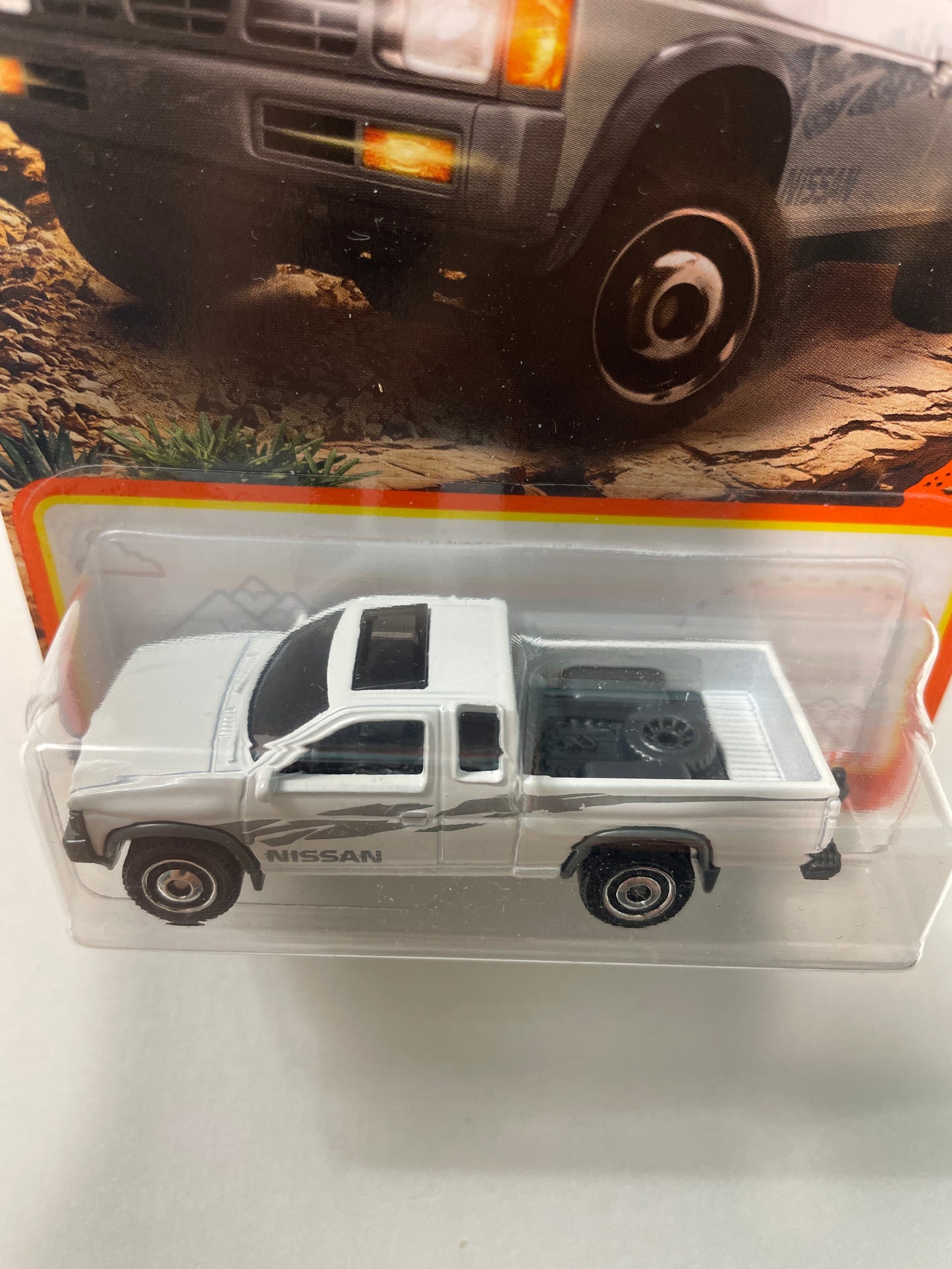 Matchbox 1/64 ‘95 Nissan Hardbody D21 White