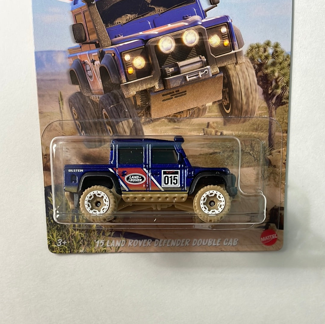 Hot Wheels 1/64 Baja 4x4 ‘15 Land Rover Defender Double Cab Blue