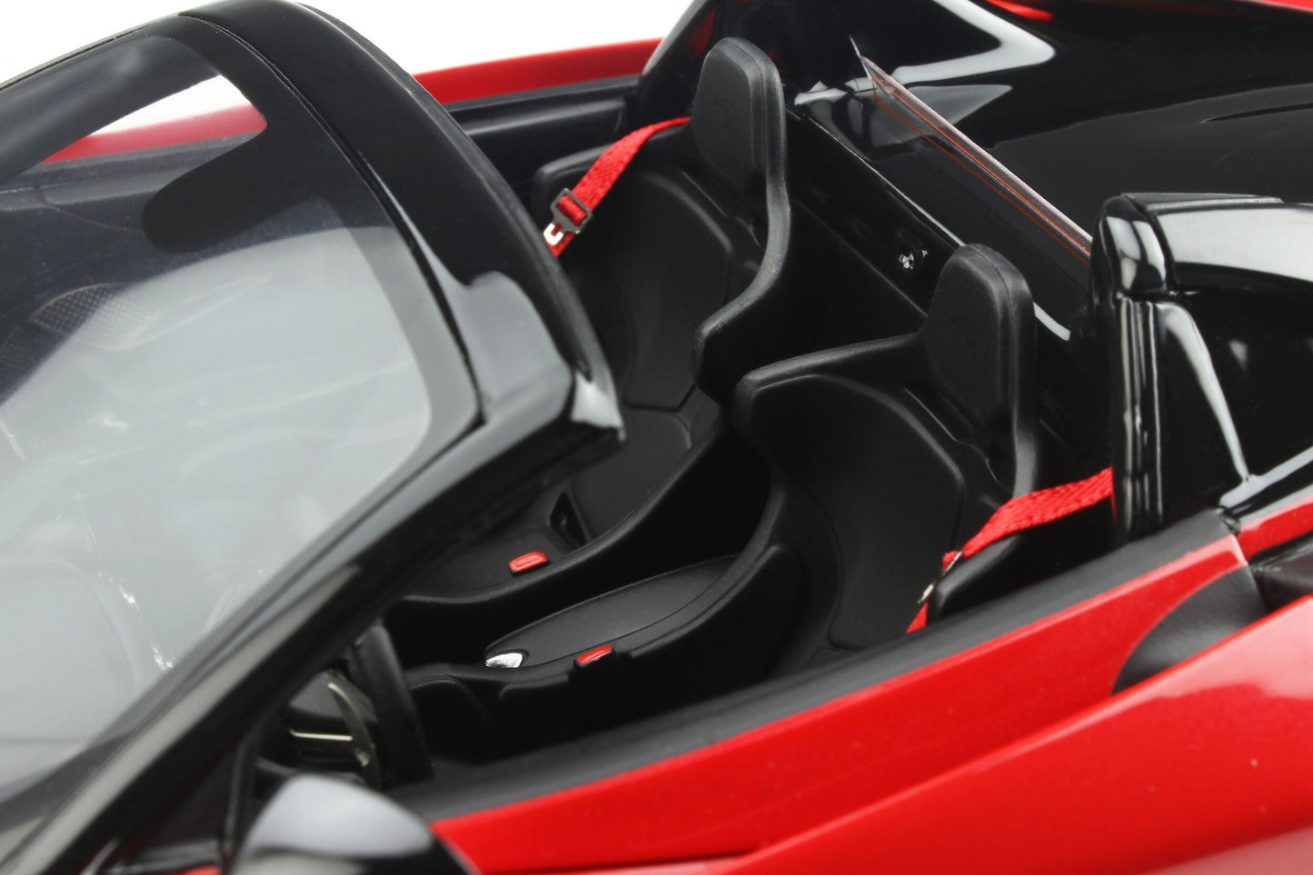 GT Spirit 1/18 McLaren 765 LT Spider Red