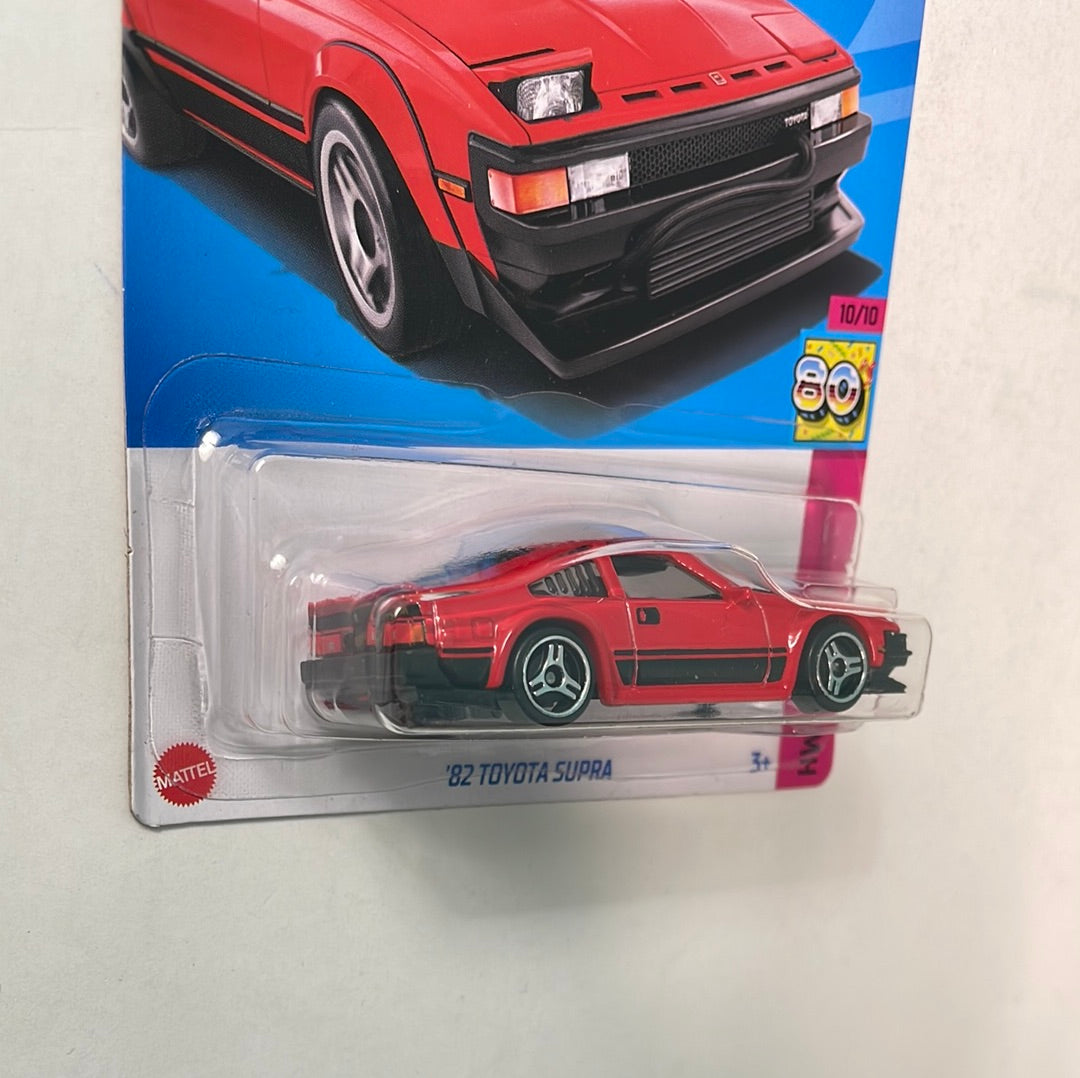 Hot Wheels 1/64 ‘82 Toyota Supra Red - Damaged Card