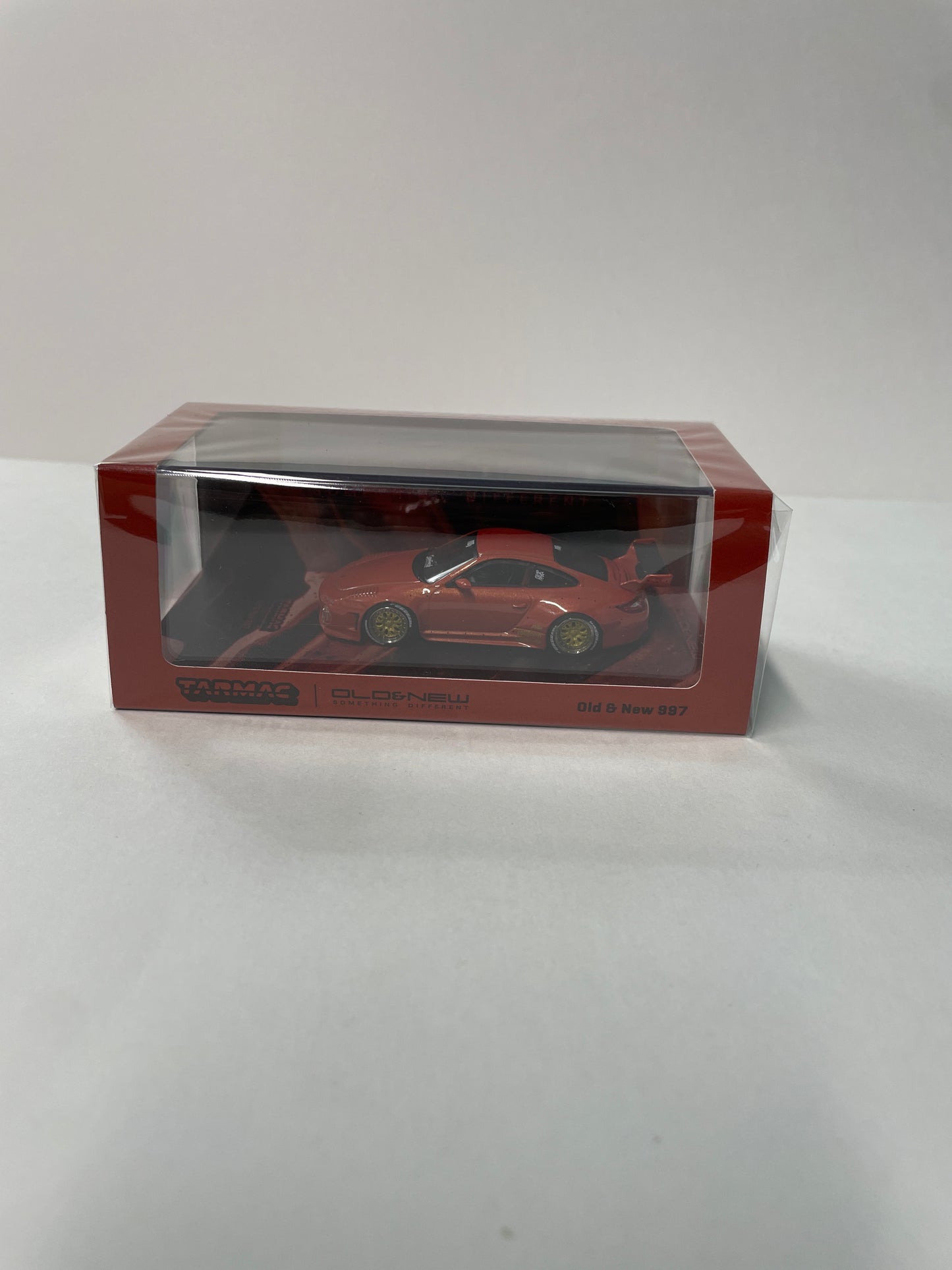 Tarmac Works 1/64 Old & New Porsche 997 Red Metallic - ROAD64