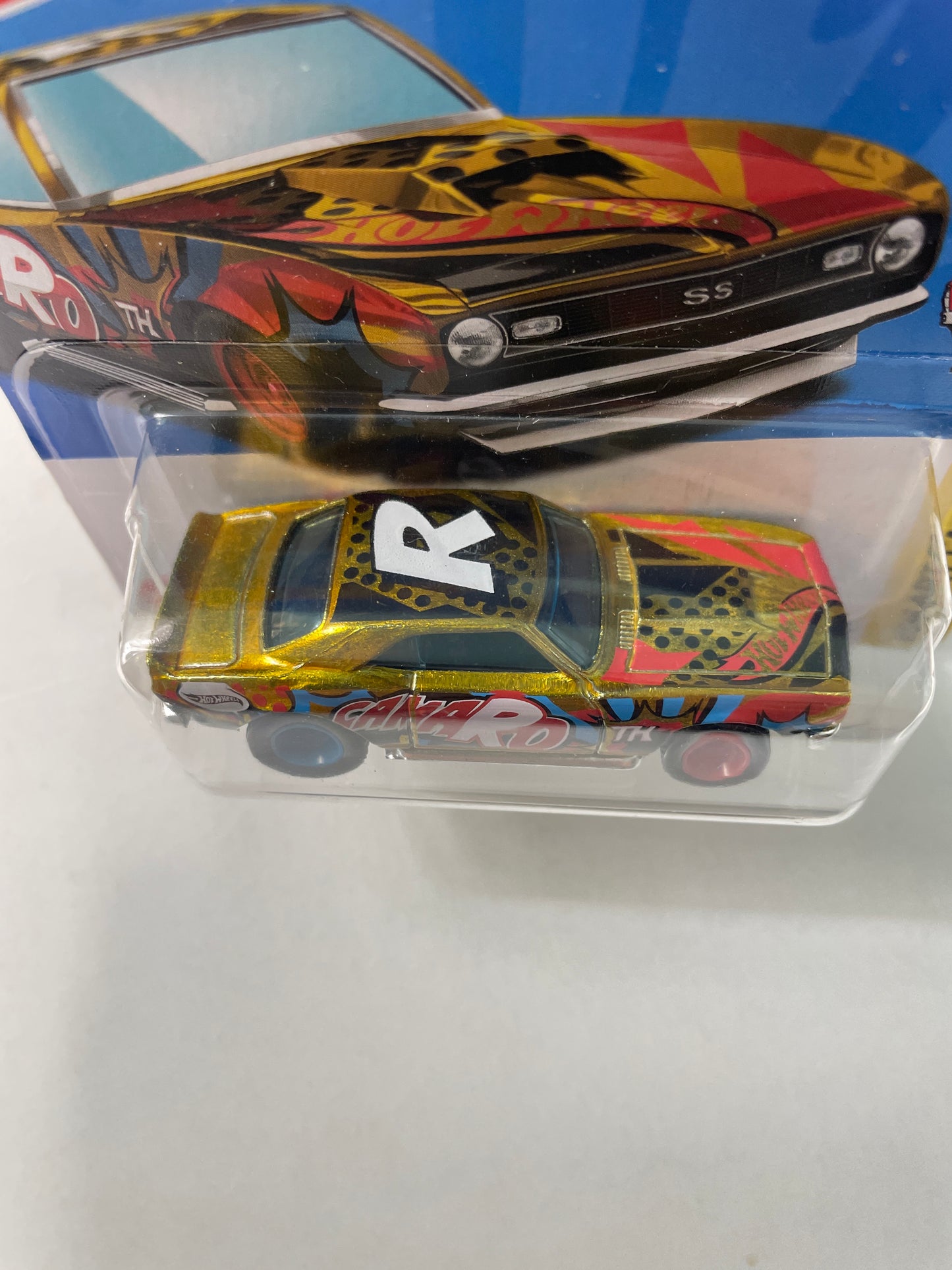 Hot Wheels 1/64 Super Treasure Hunt ‘68 Copo Camaro Gold Short Card