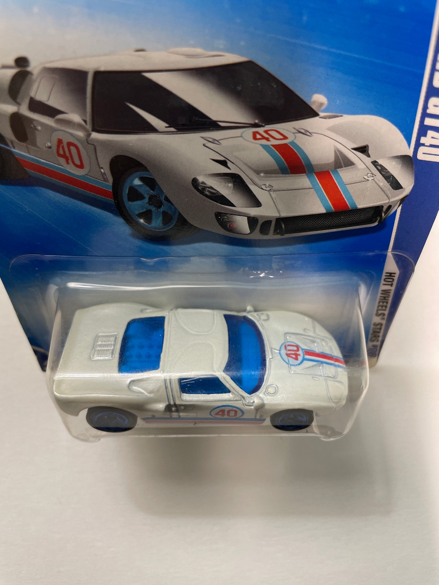 Hot Wheels 1/64 Ford GT40 White - Damaged Box