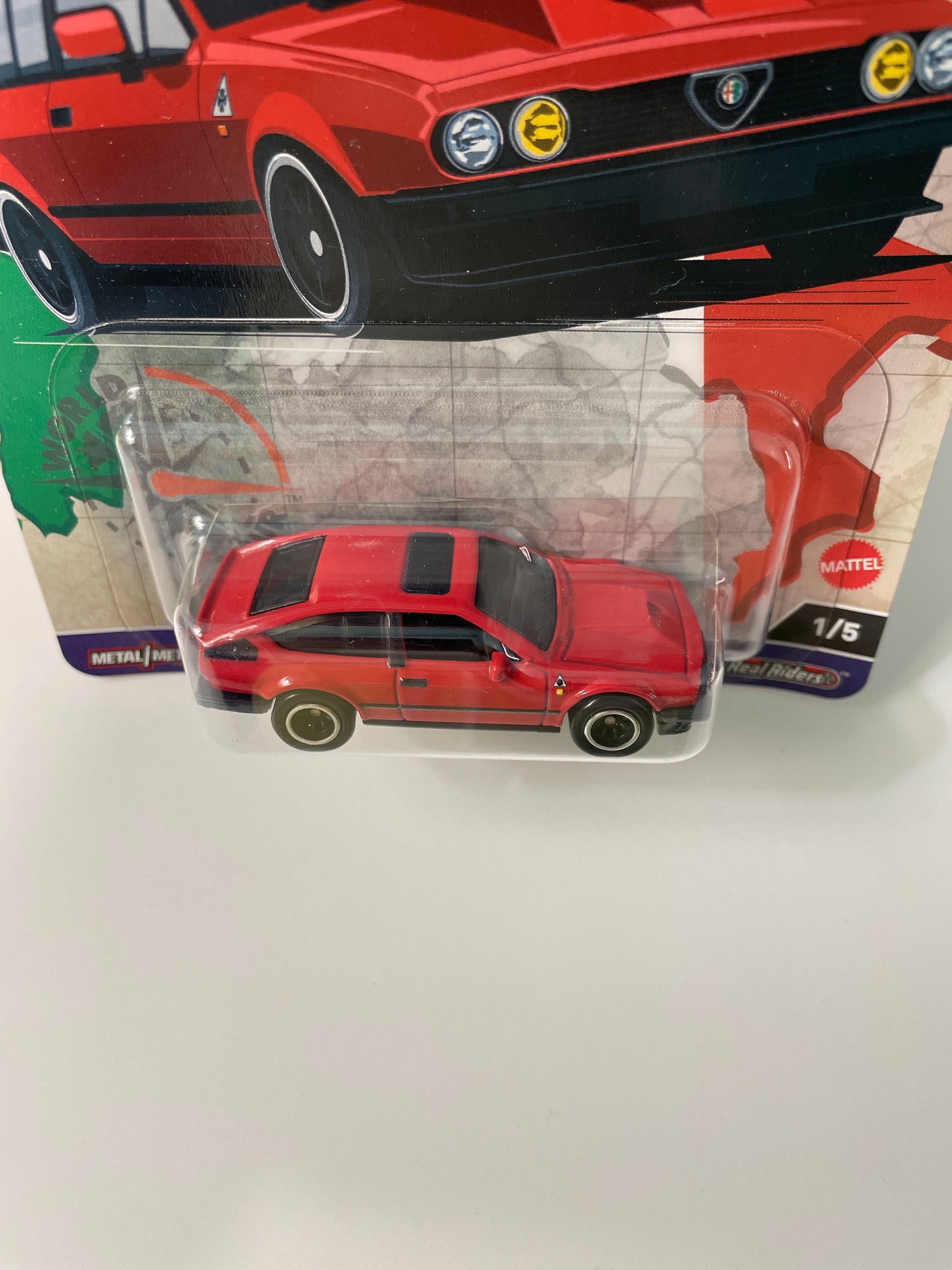 Hot Wheels 1/64 Car Culture Alfa Romeo GTV6 3.0 Red (World Tour Series)