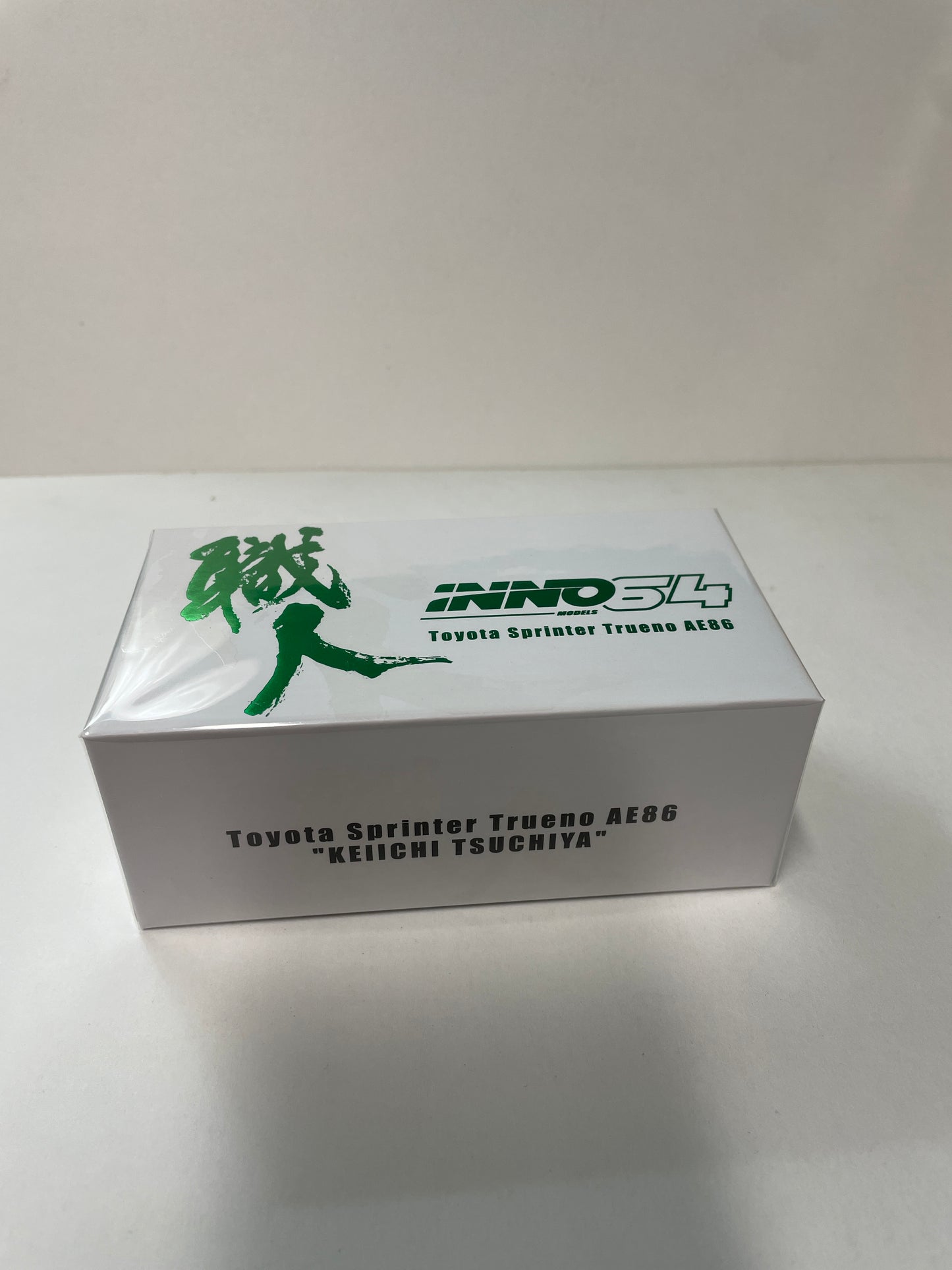 Inno64 1/64 Toyota Sprinter Trueno AE86 Keiichi Tsuchiya Green - IN64-AE86-KT