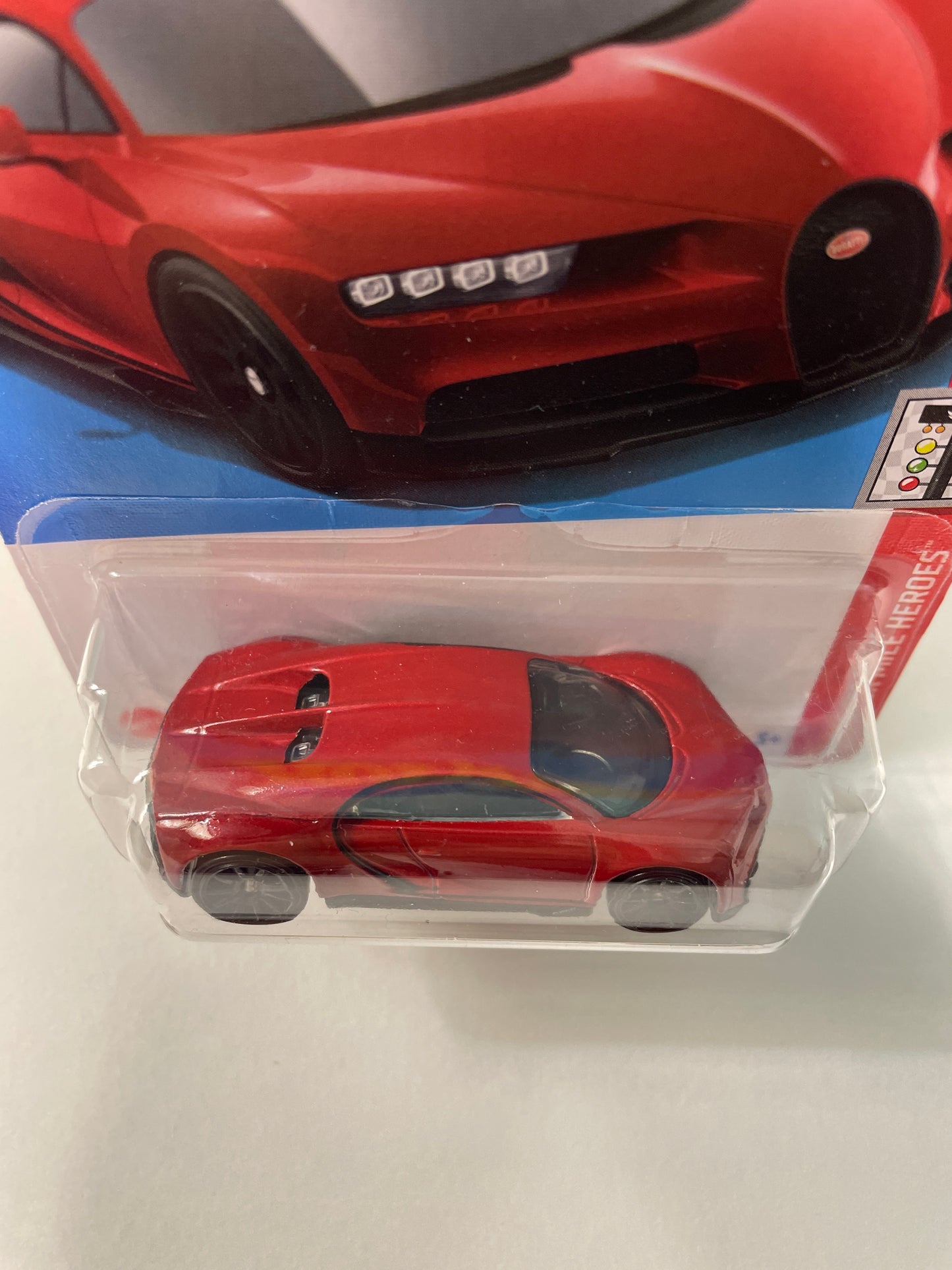 Hot Wheels 1/64 ‘16 Bugatti Chiron Red