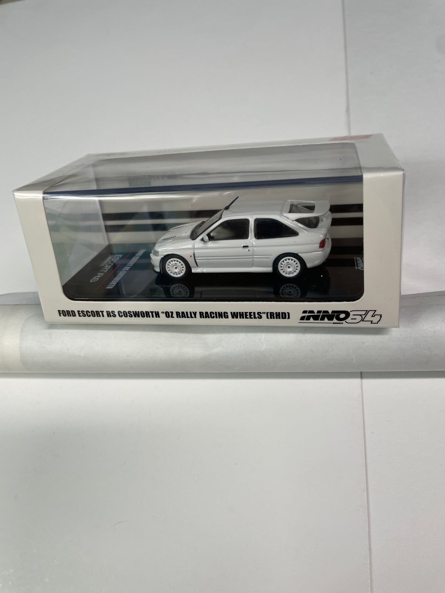 Inno64 1/64 Ford Escort RS Cosworth (RHD) White OZ Rally Racing Wheel Version White