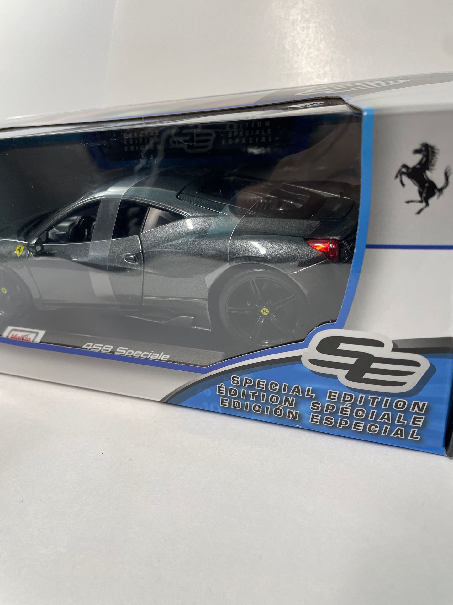 Maisto 1/18 Ferrari 458 Speciale Dark Grey