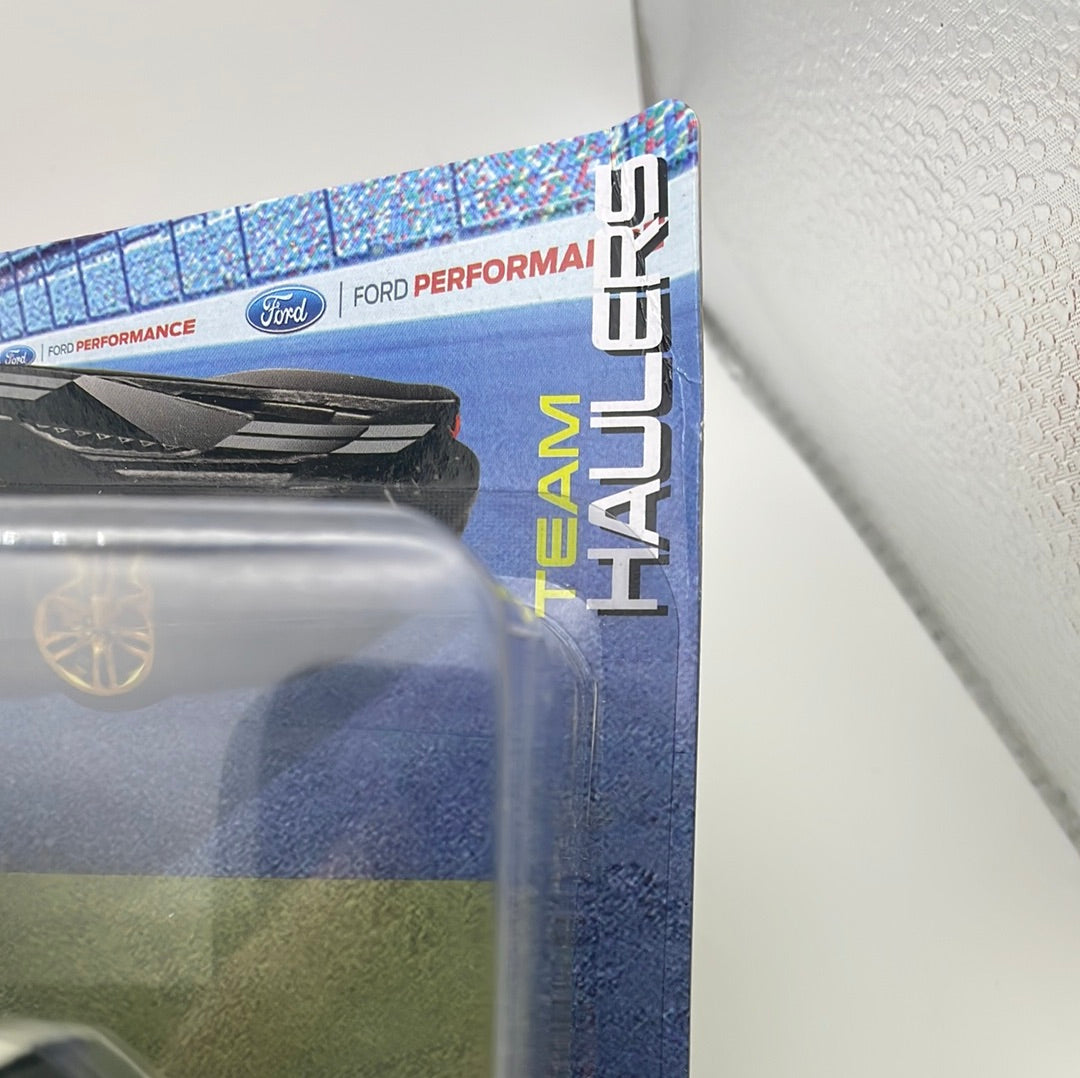 Maisto Design 1/64 Team Haulers 1979 Chevrolet K5 Blazer/ 1968 Chevrolet Camaro Z/28 White - Damaged Card