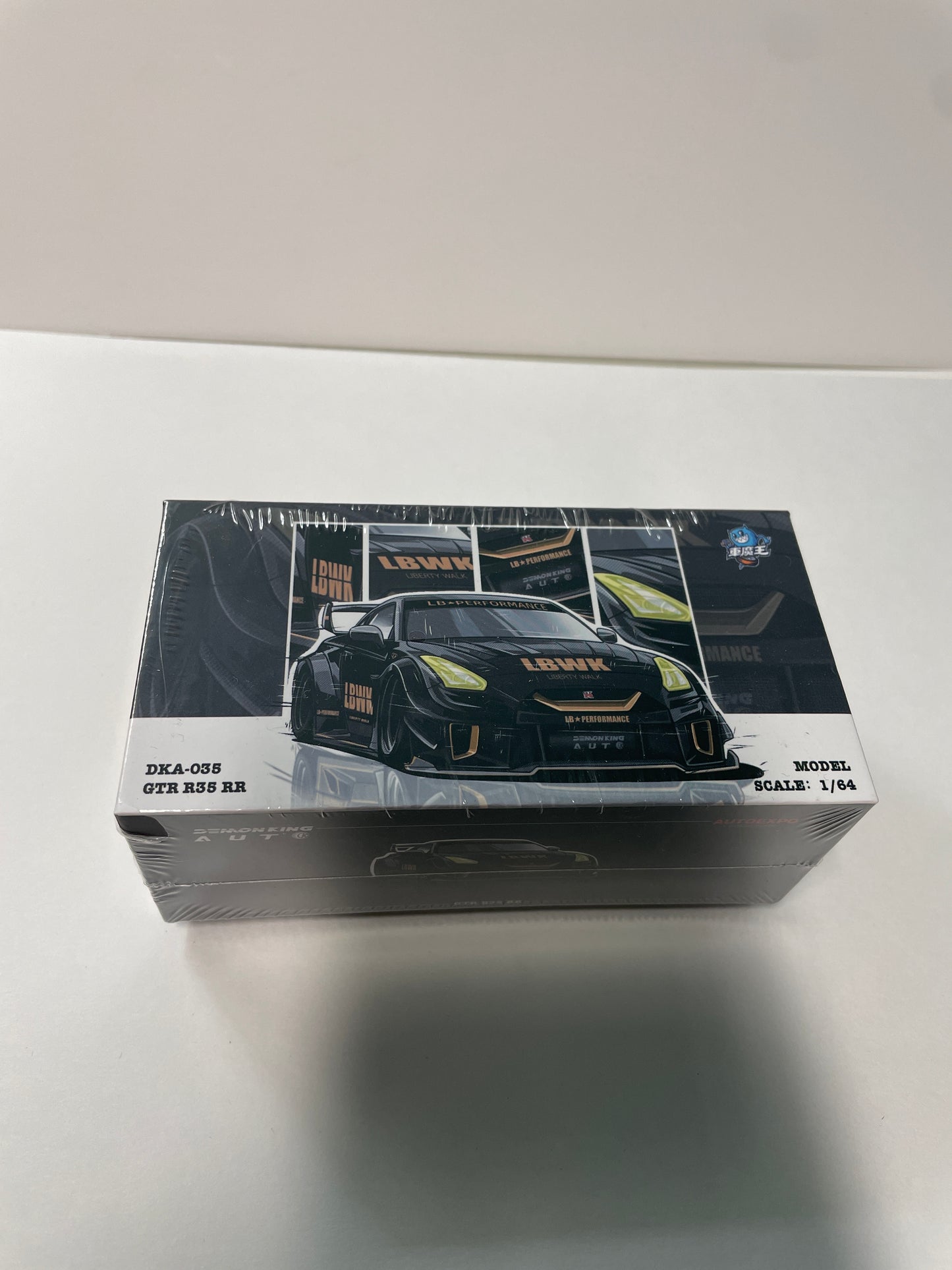 Demon King Auto 1/64 2025 Auto Expo Singapore Nissan GTR R35 LBWK RR Black & Gold