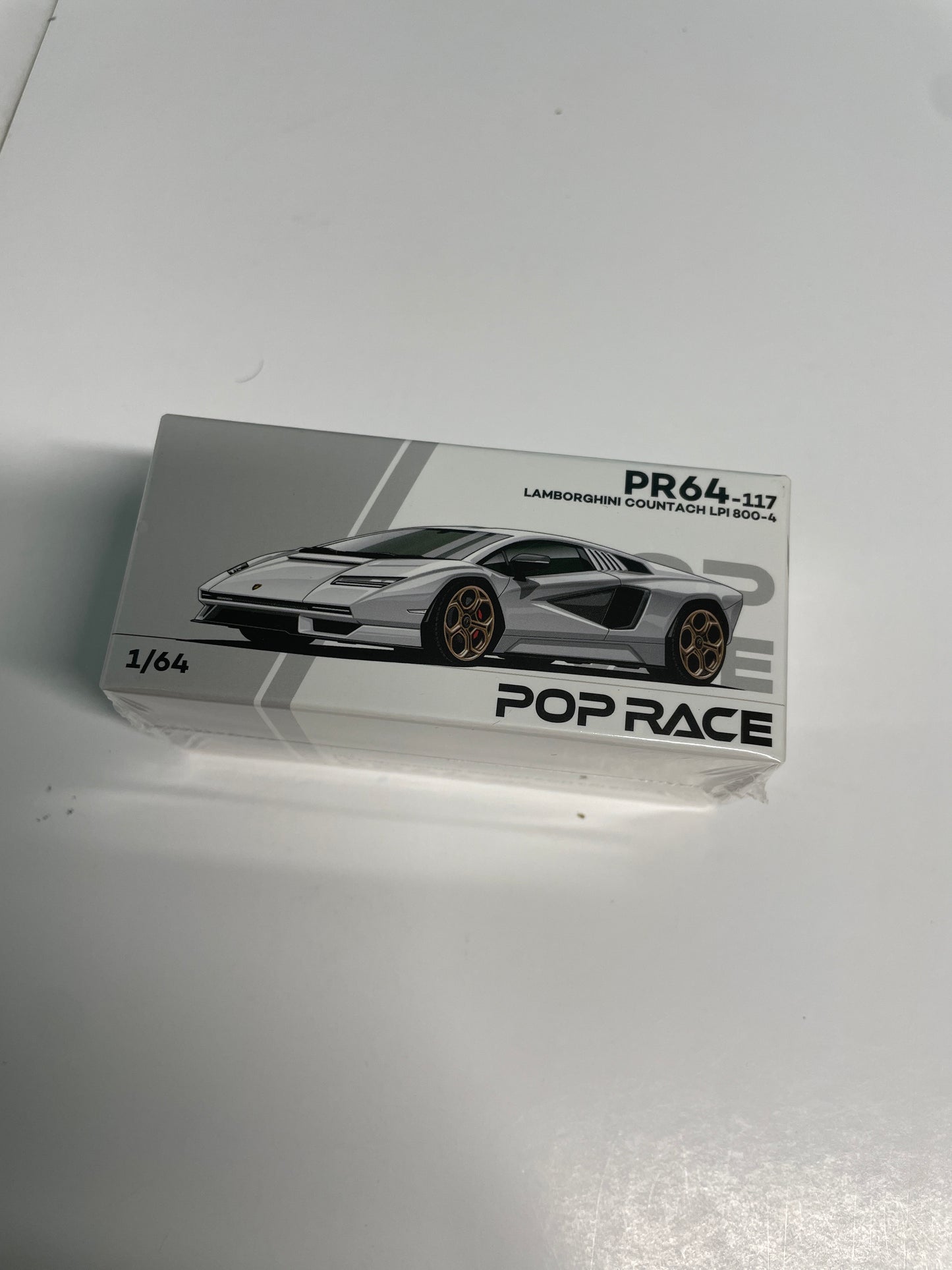 Pop Race 1/64 Lamborghini Countach LPI 800-4 White