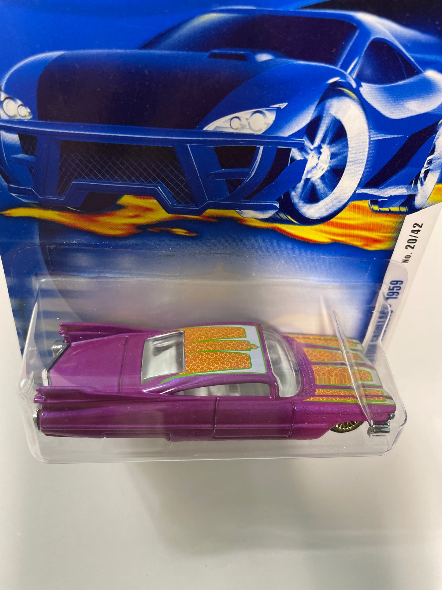 Hot Wheels 1/64 Custom Cadillac 1959 Purple - Damaged Box