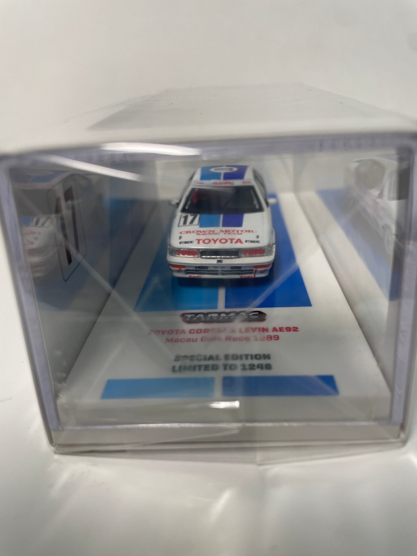 Tarmac Work 1/64 #17 Toyota Corolla Levin AE92 Macau Guia Race 1989 White & Blue Hobby64 - T64-036-89MGP17
