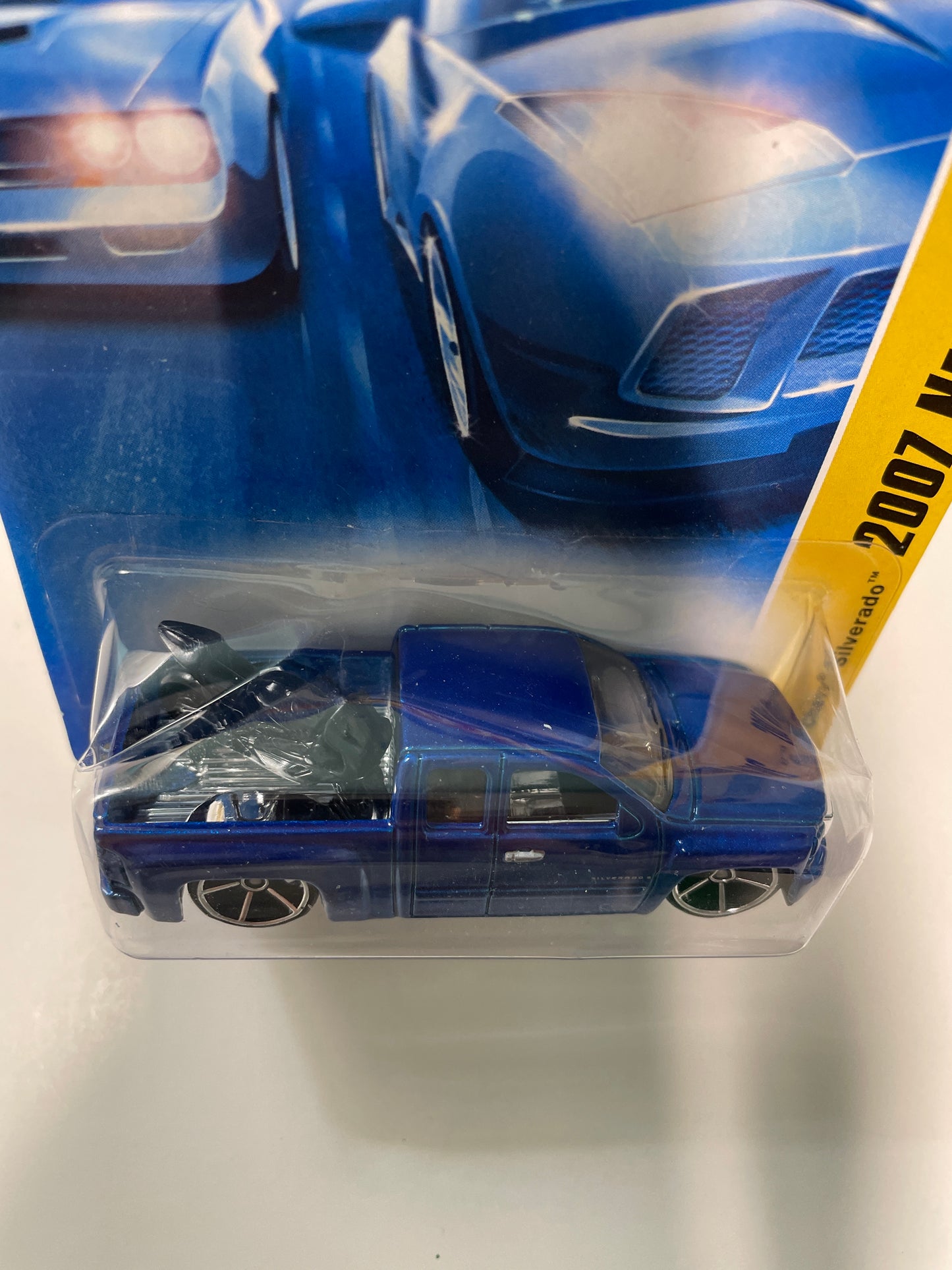 Hot Wheels 1/64 Chevy Silverado Blue - Damaged Box