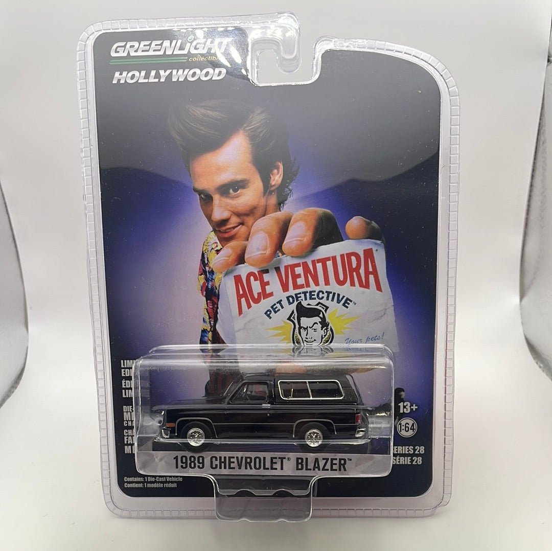 Greenlight 1/64 Hollywood Ace Ventura 1989 Chevrolet Blazer Black