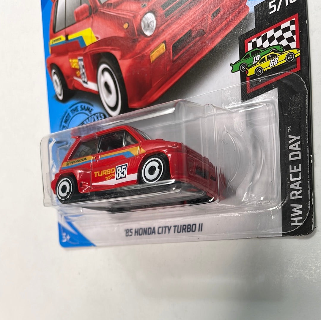 Hot Wheels 1/64 ‘85 Honda City Turbo II Red