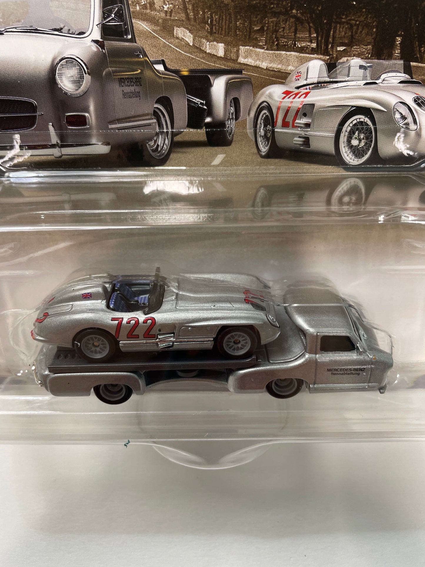 Hot Wheels 1/64 Car Culture Team Transport Mercedes-Benz 300 SLR & Mercedes-Benz Renntransporter Silver - JHX90 - Damaged Box