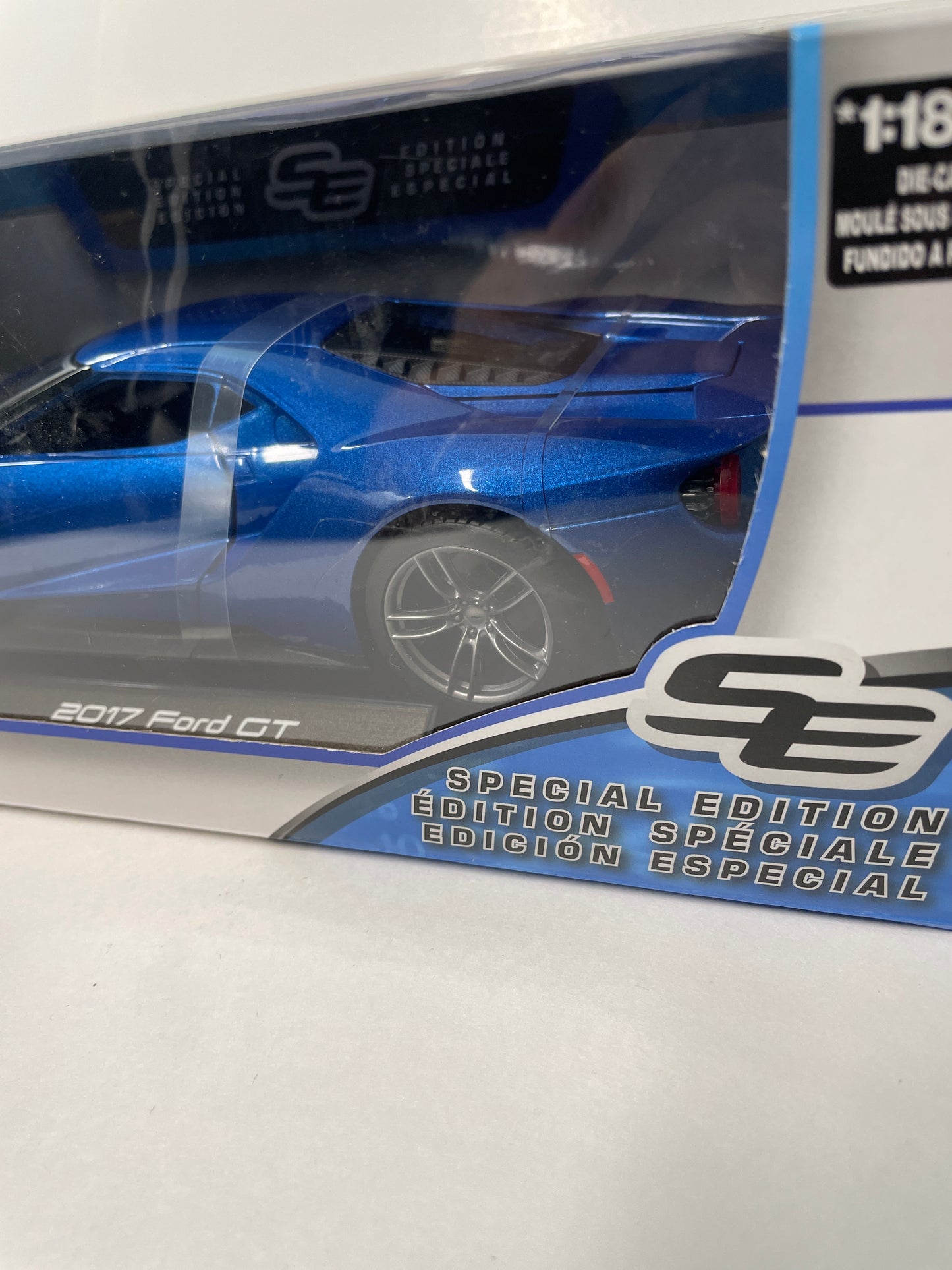 Maisto 1/18 2017 Ford GT Blue
