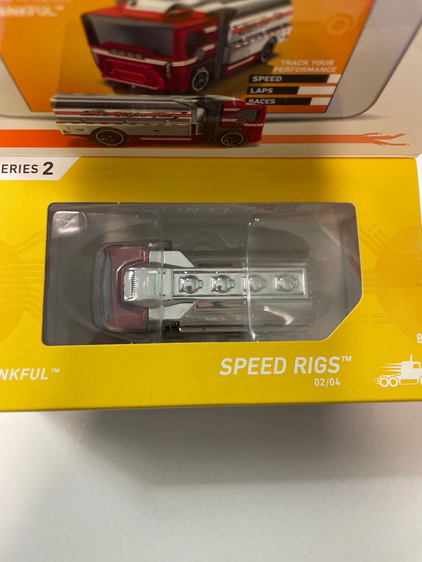 Hot Wheels 1/64 ID Tankful Red & Chrome GMK73 - Damaged Box