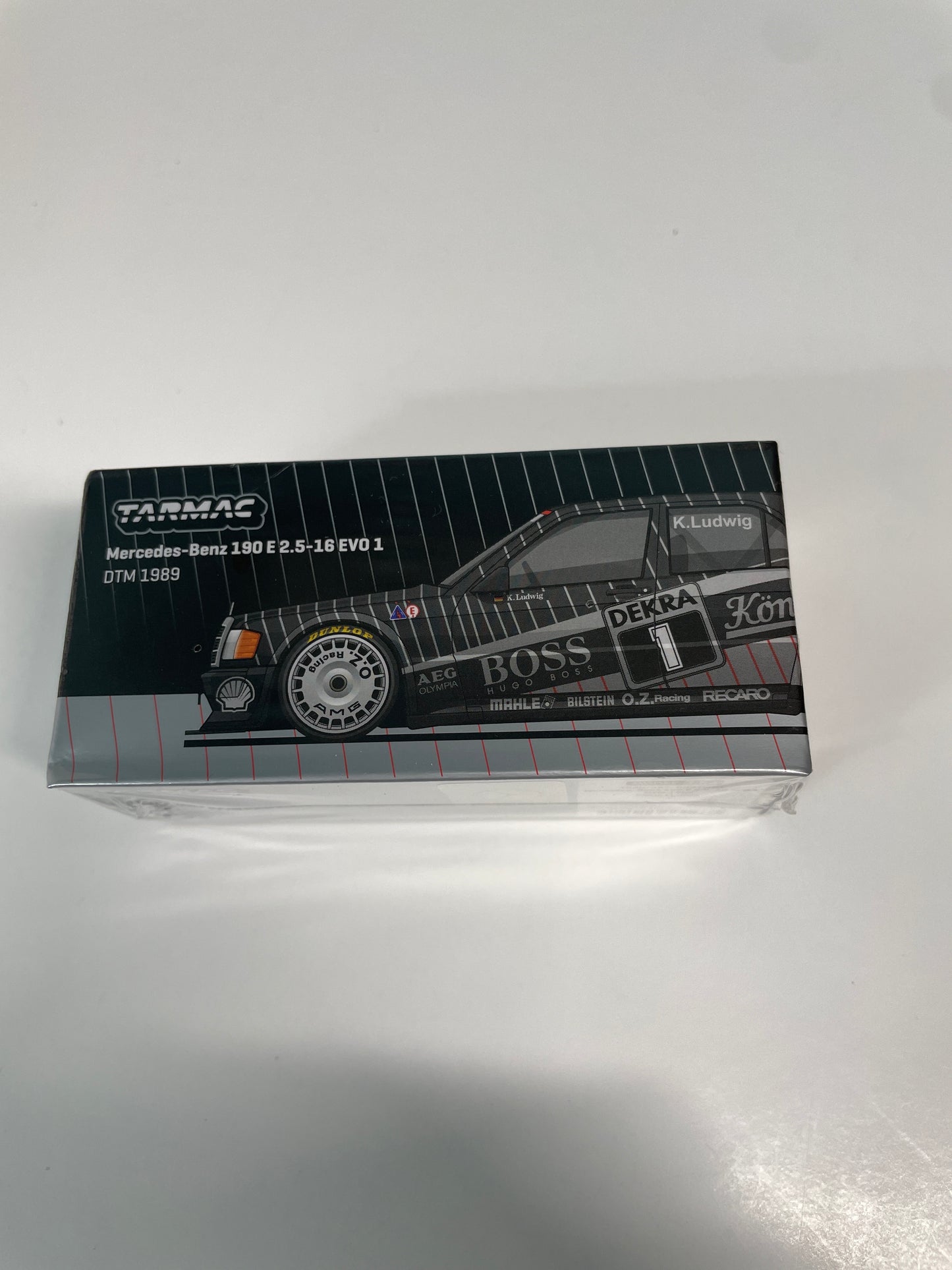 Tarmac Works 1/64 Mercedes-Benz 190 E 2.5-16 EVO 1 DTM 1989 n01 - GLOBAL64 Black - T64G-057-89DTM01