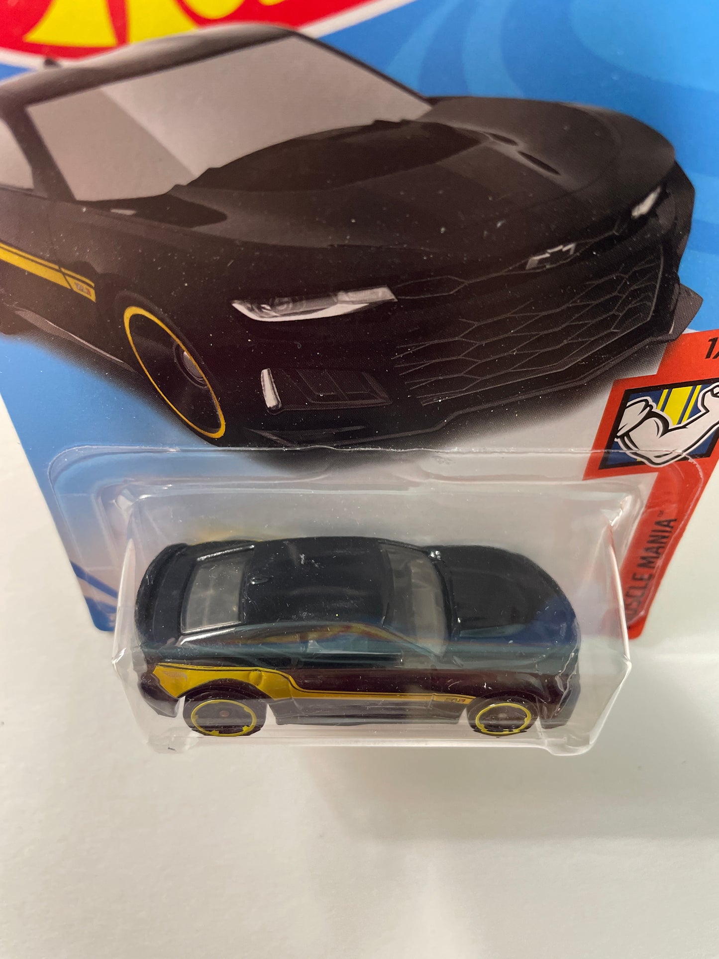 Hot Wheels 1/64 2017 Camaro ZL1 Black - Damaged Box