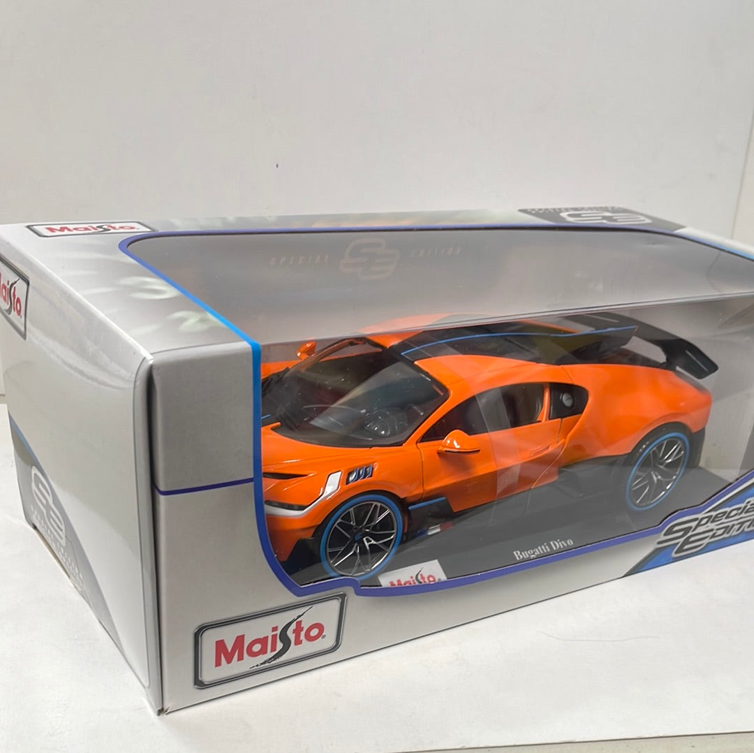 1/18 Maisto Bugatti Divo Orange & Black