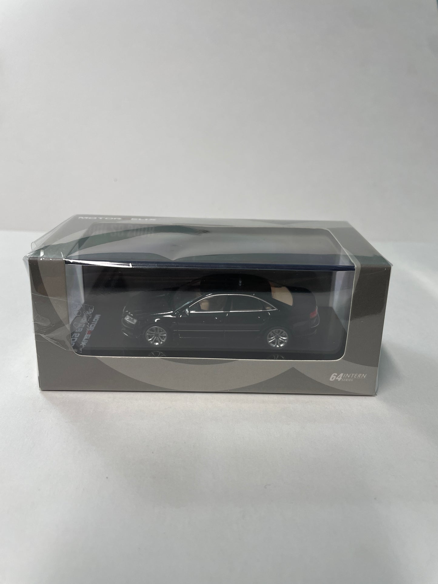 Motorhelix 1/64 Audi S8 2008 Brilliant Black - M68216