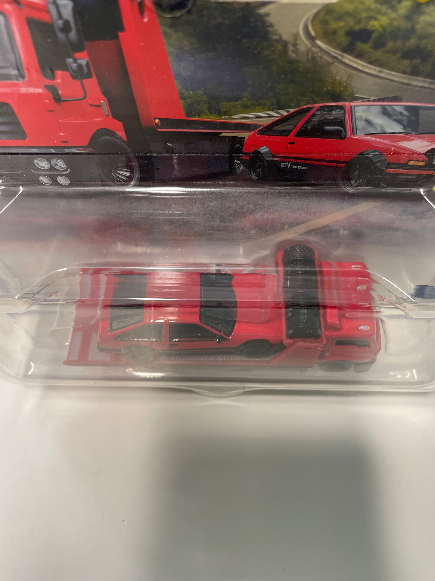 Hot Wheels 1/64 Car Culture Team Transport Toyota AE86 Sprinter Trueno & Fleet Street Red - JBM40