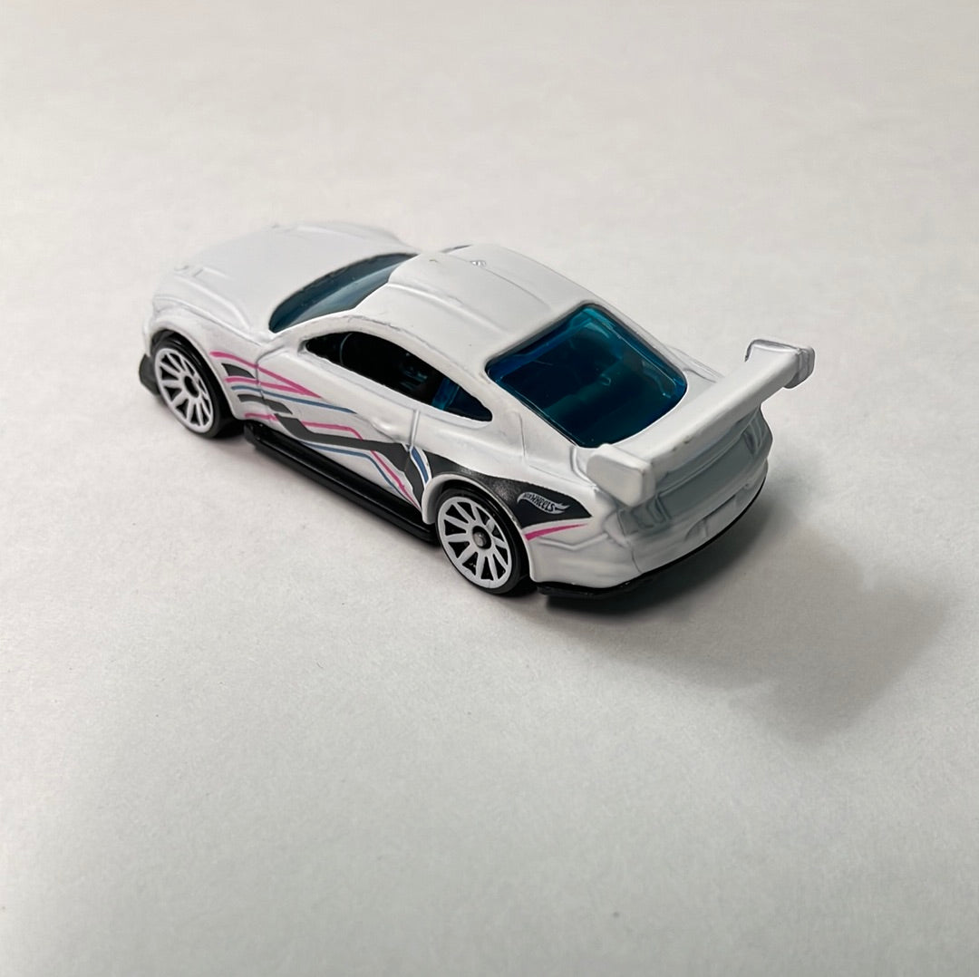 *Loose* Hot Wheels 1/64 5 Pack Exclusive Custom ‘18 Ford Mustang GT White