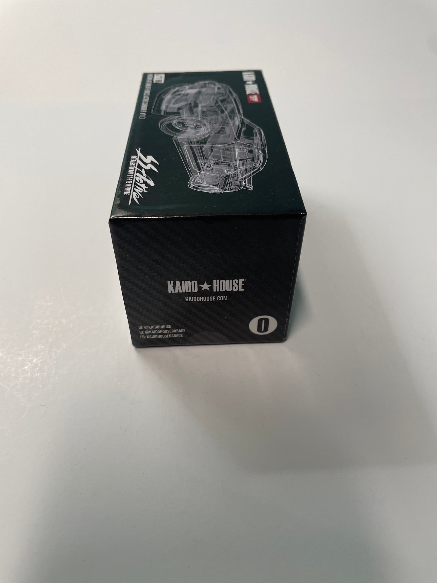 *CHASE* Kaido House x Mini GT 1/64 Nissan Skyline GT-R (R33) Active Carbon R V1
