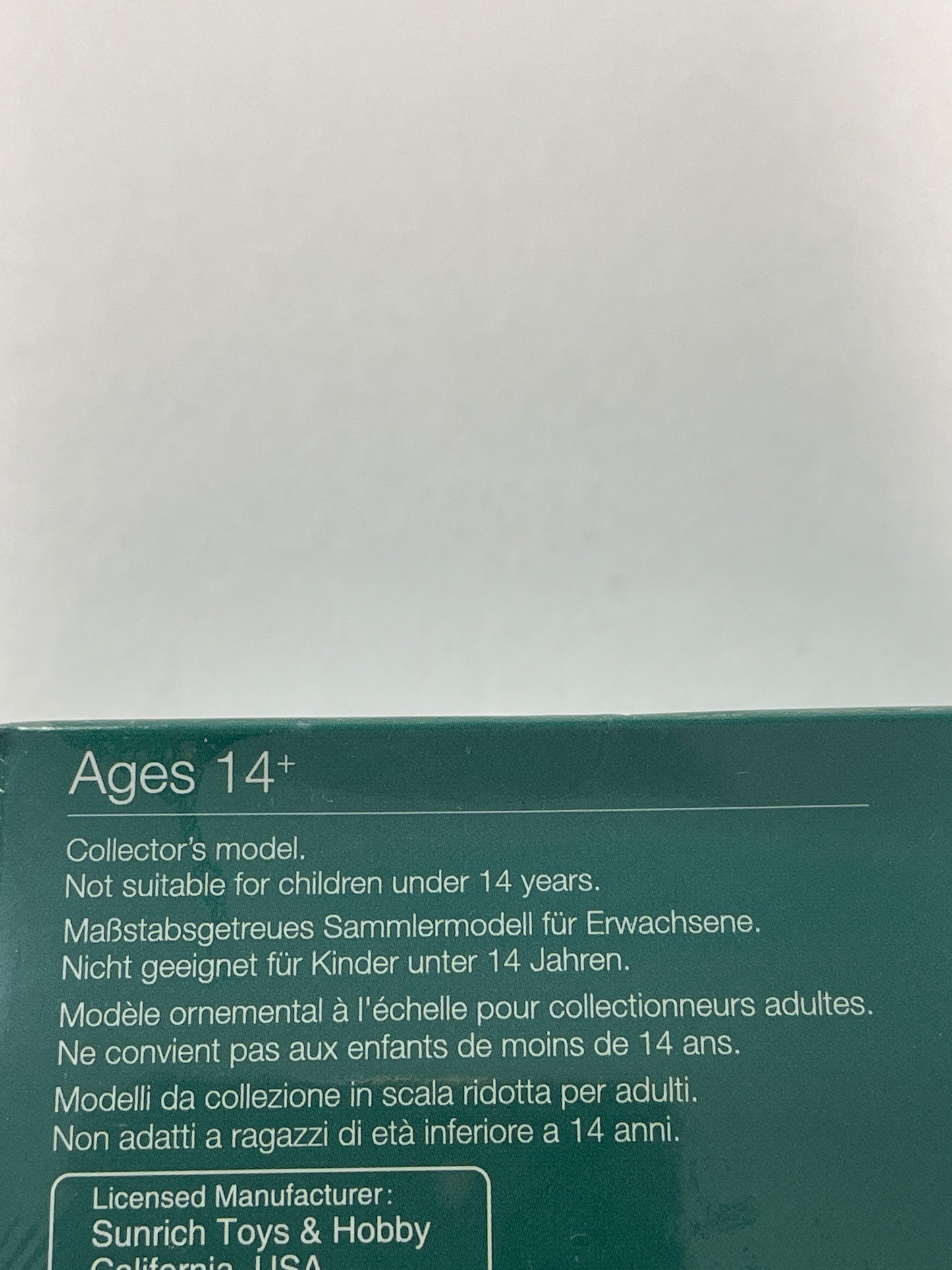 Mini GT 1/64 Aston Martin AMR24 #18 2024 F1 2024 Bahrain GP Lance Stroll Green - MGT01001 - Damaged Box