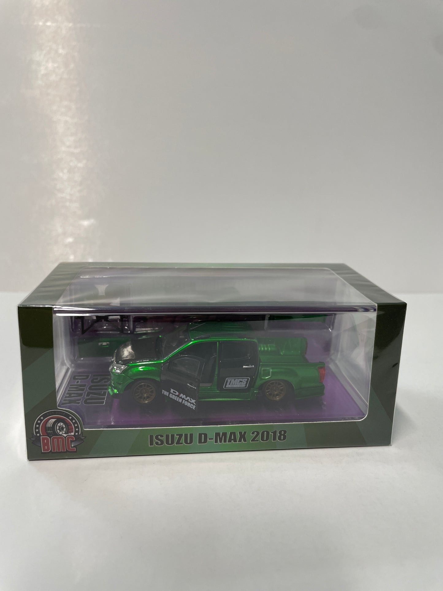 BM Creations 1/64 Malaysia Exclusive Isuzu D-Max 2018 Low Rider Metallic Green (TMCS2025) - 64B0466
