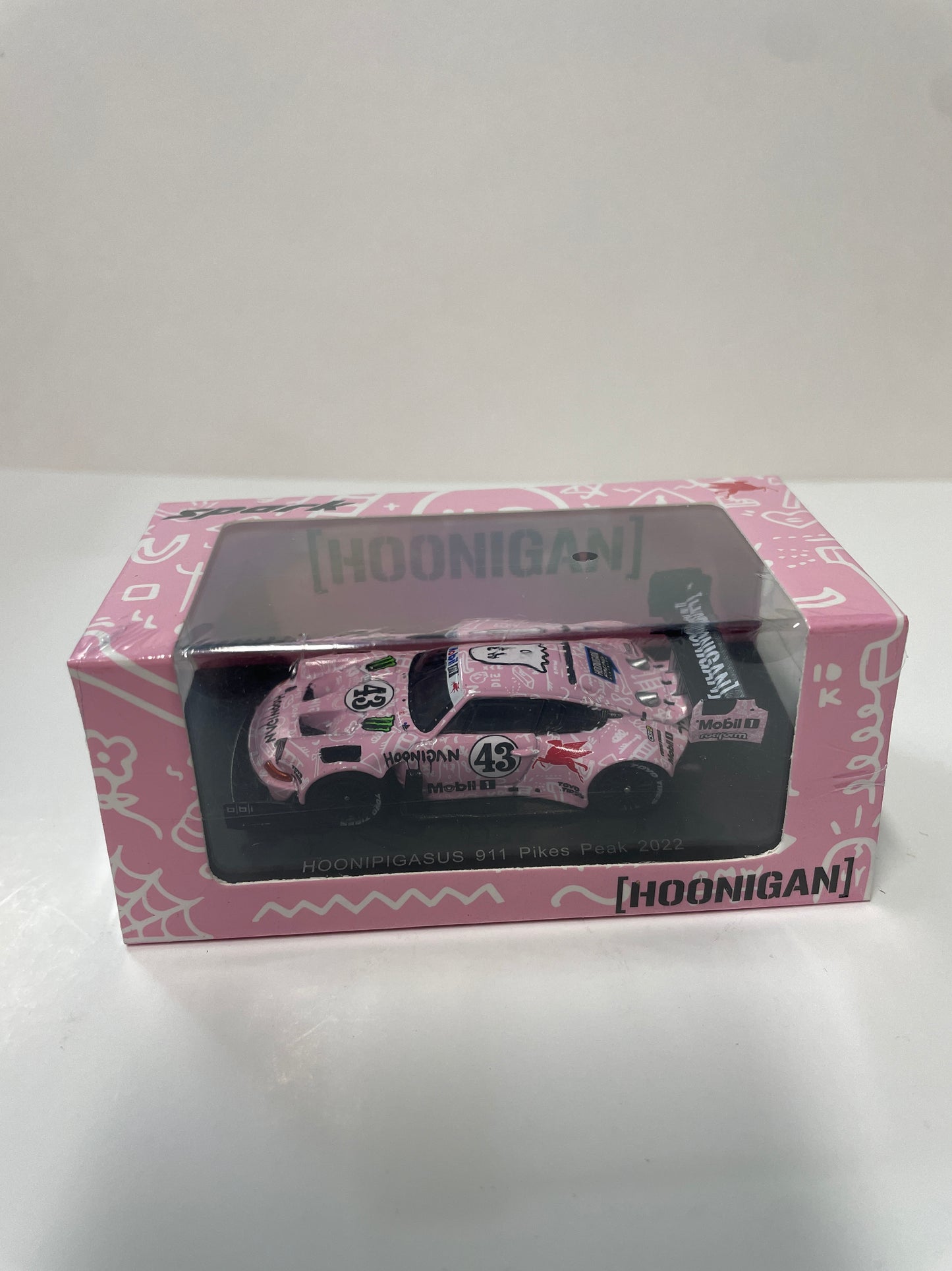 Spark Model 1/64 Hoonipigasus 911 #43 Pikes Peak 2022 Pink - 64SO53
