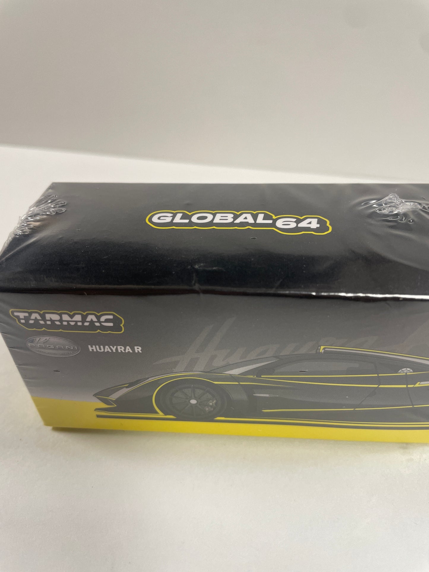Tarmac Works 1/64 Pagani Huayra R Matt Global64 Black / Silver - T64G-TL035-MBS