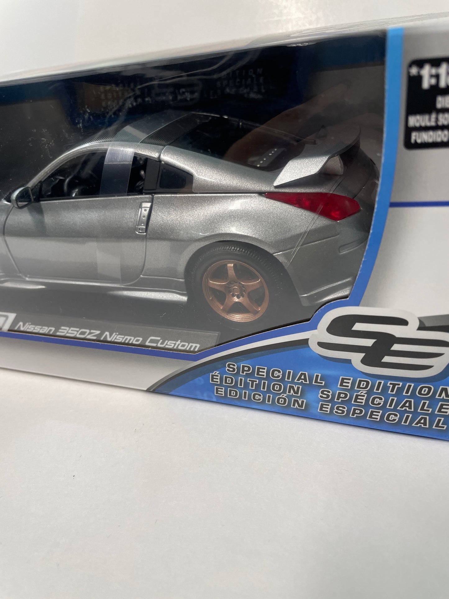 Maisto 1/18 Nissan 350z Nismo Custom Grey