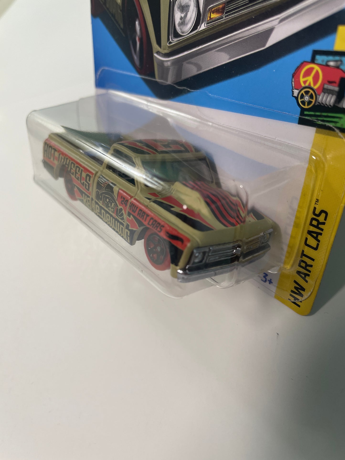 Hot Wheels 1/64 ‘67 Chevy C10 Beige & Black