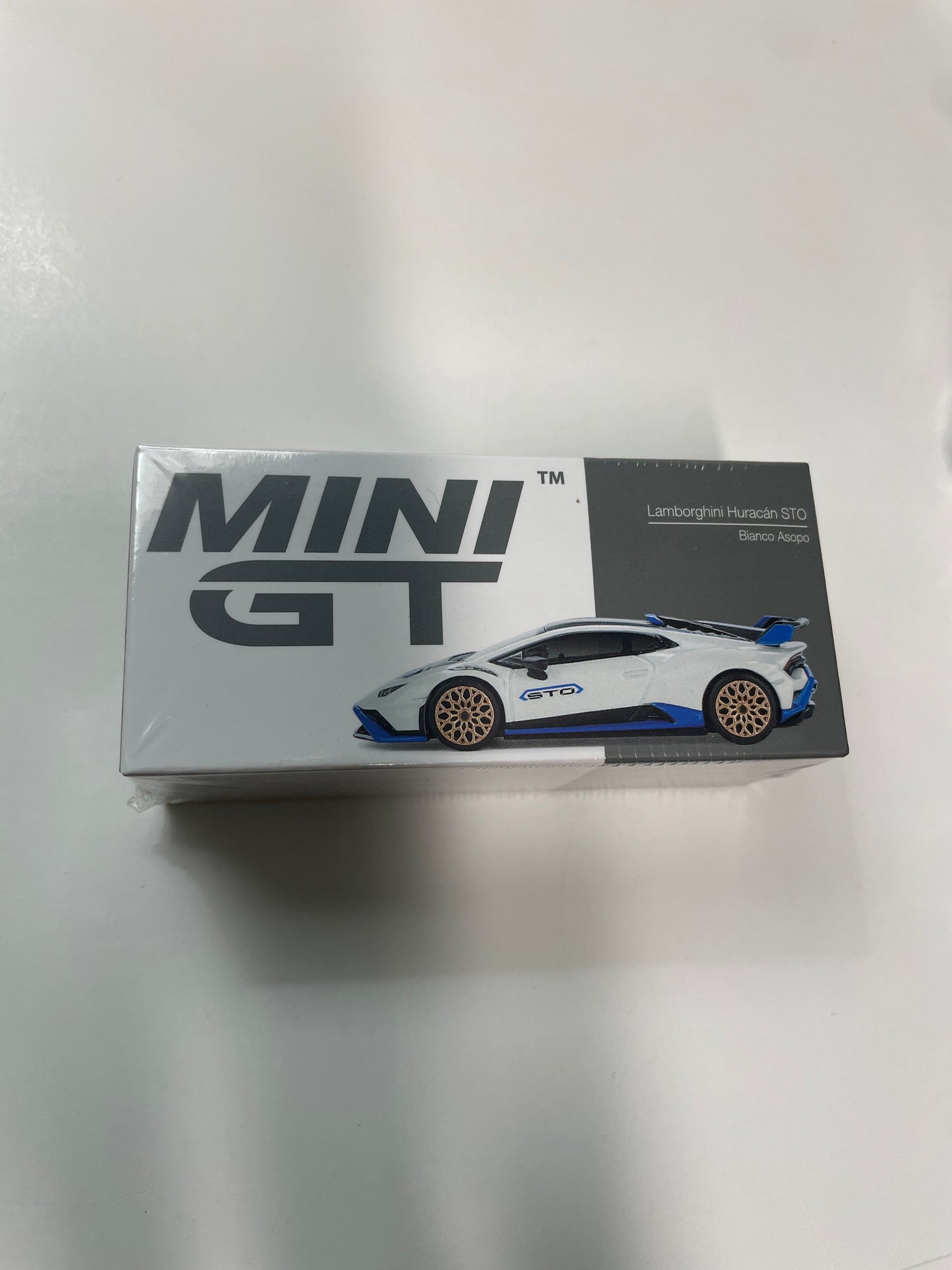 Mini GT 1/64 Lamborghini Huracán STO Bianco Asopo White & Blue - MGT00788