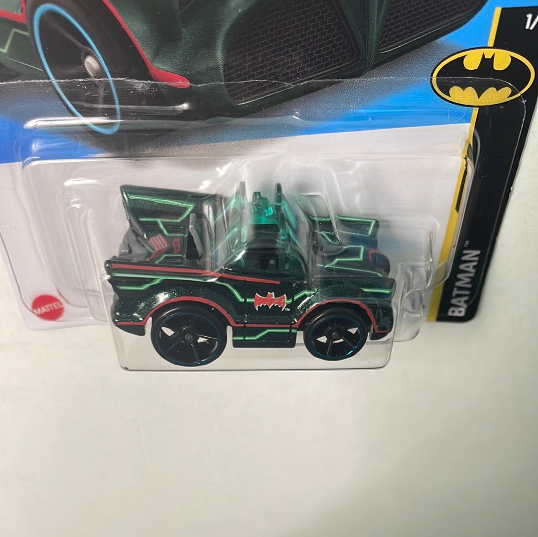 Hot Wheels 1/64 Classic TV Series Batmobile Green