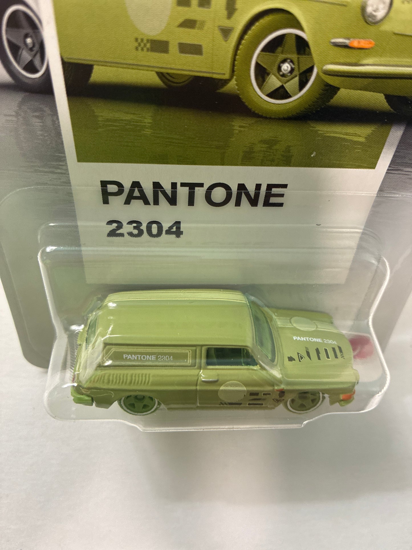 Hot Wheels 1/64 Silver Series Pantone #2304 Custom/ Personnalise '69 Volkswagen Squareback Green - JKY60
