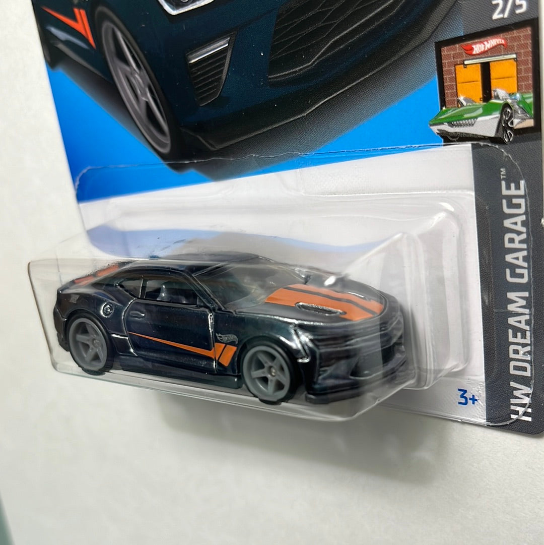 Hot Wheels Super Treasure Hunt ‘18 Camaro SS