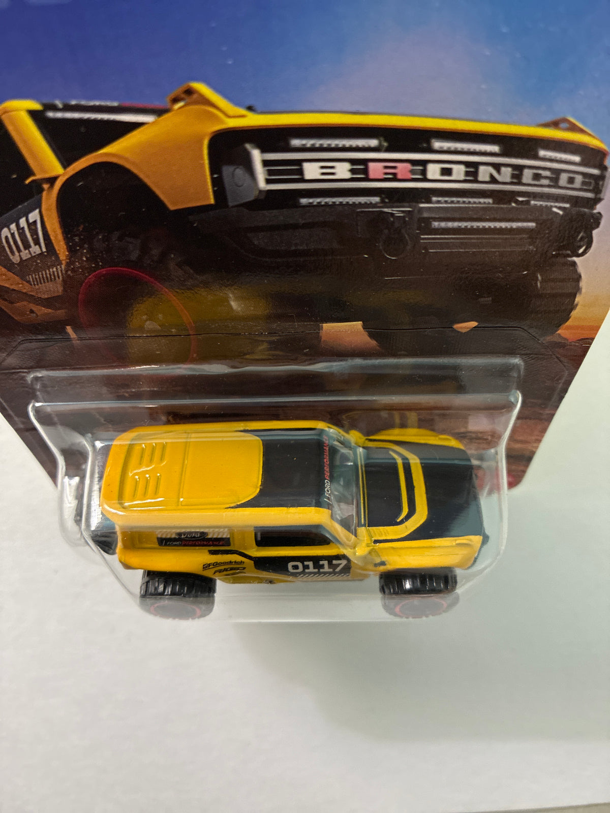 Hot Wheels 1/64 Silver Series Performance Trucks Ford Bronco R Yellow - JKX75