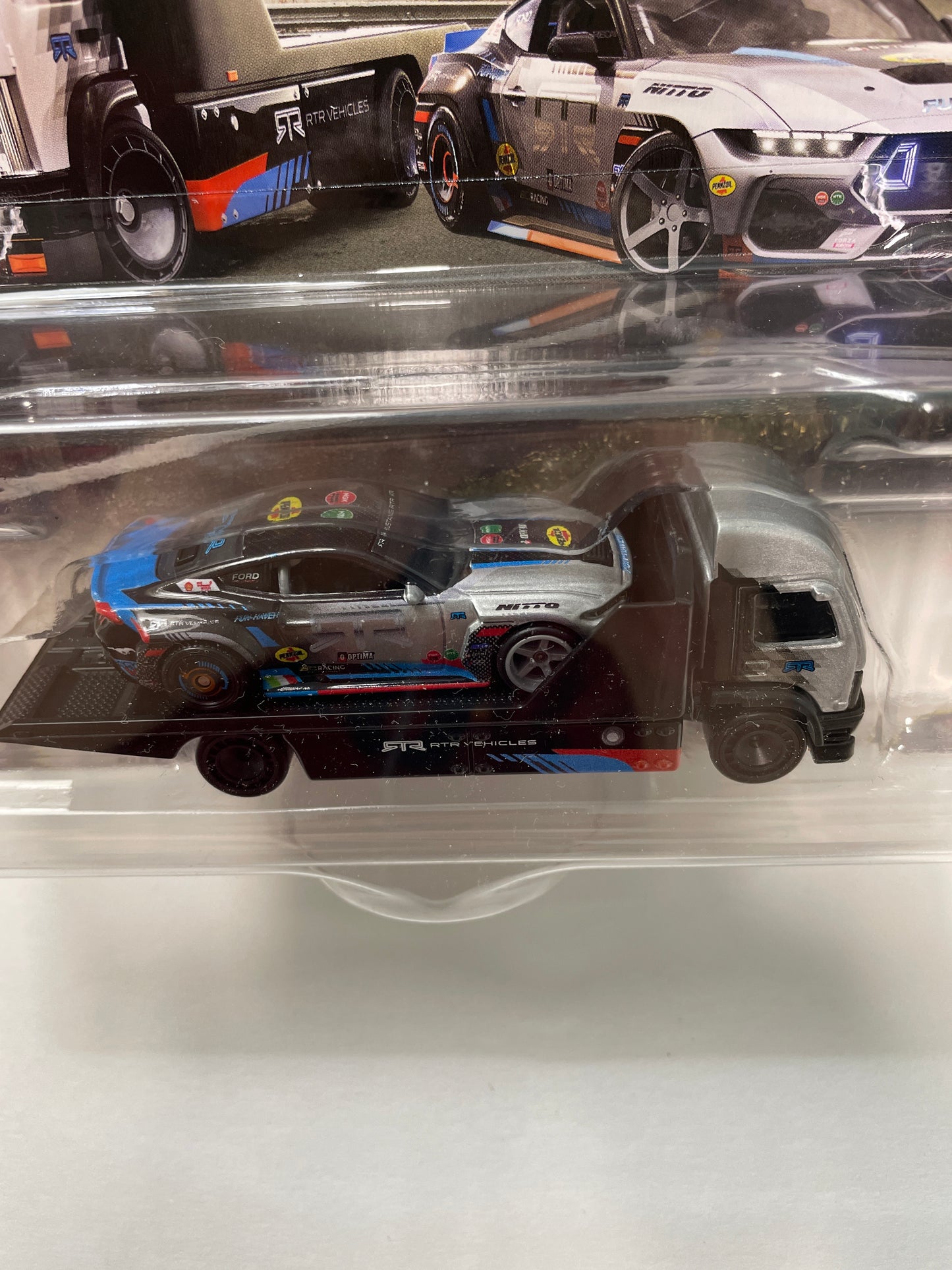 Hot Wheels 1/64 Car Culture Team Transport 2024 Ford Mustang RTR Spec 5-FD & Aero Lift Black - JHX92