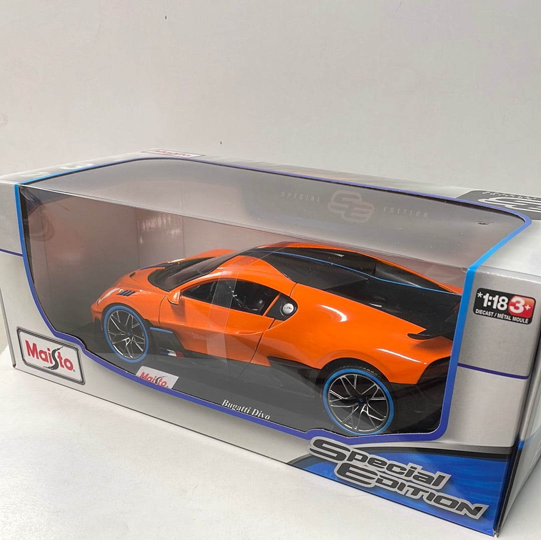 1/18 Maisto Bugatti Divo Orange & Black