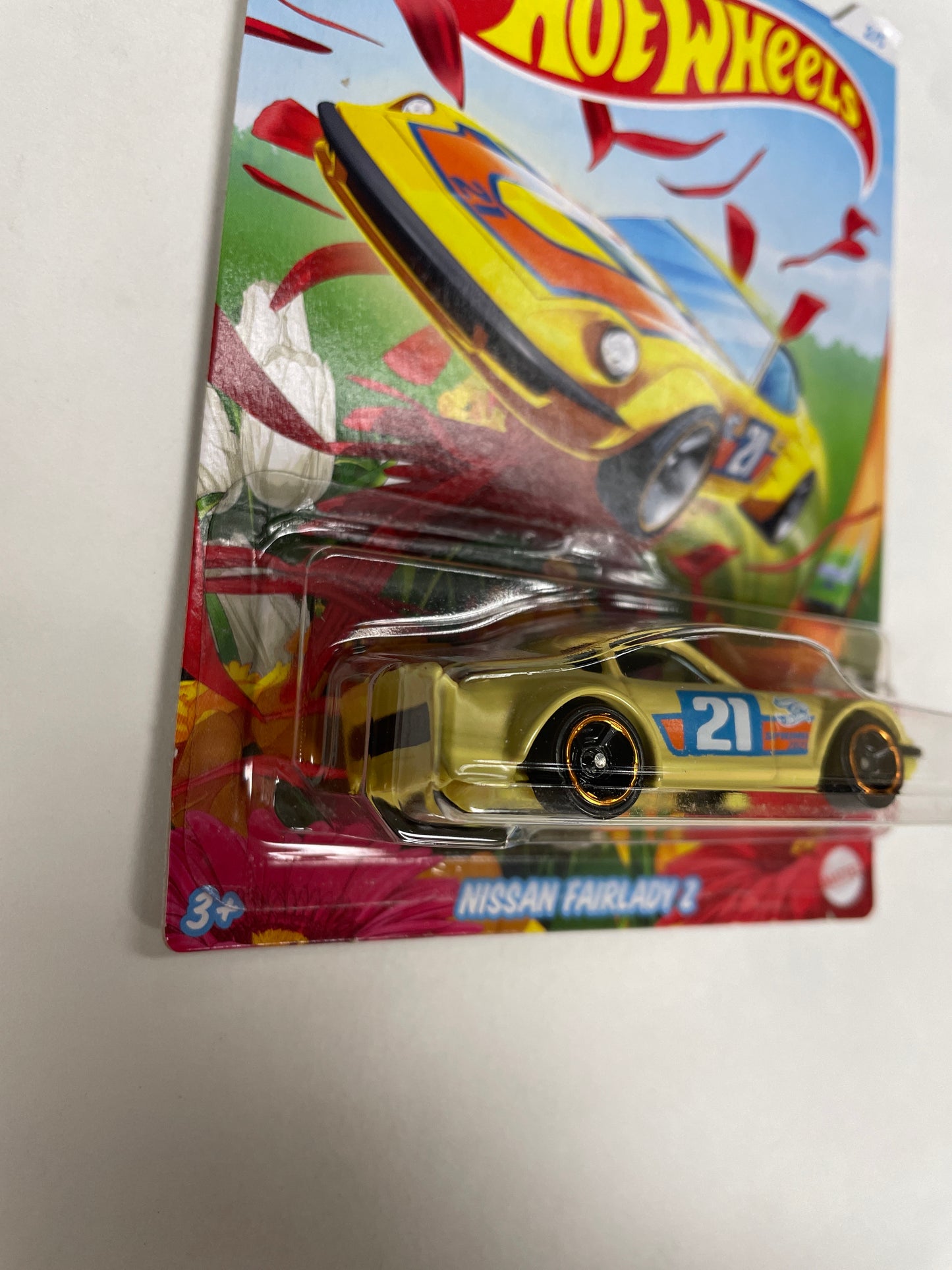 Hot Wheels 1/64 Spring Nissan Fairlady Z Yellow - Damaged Card