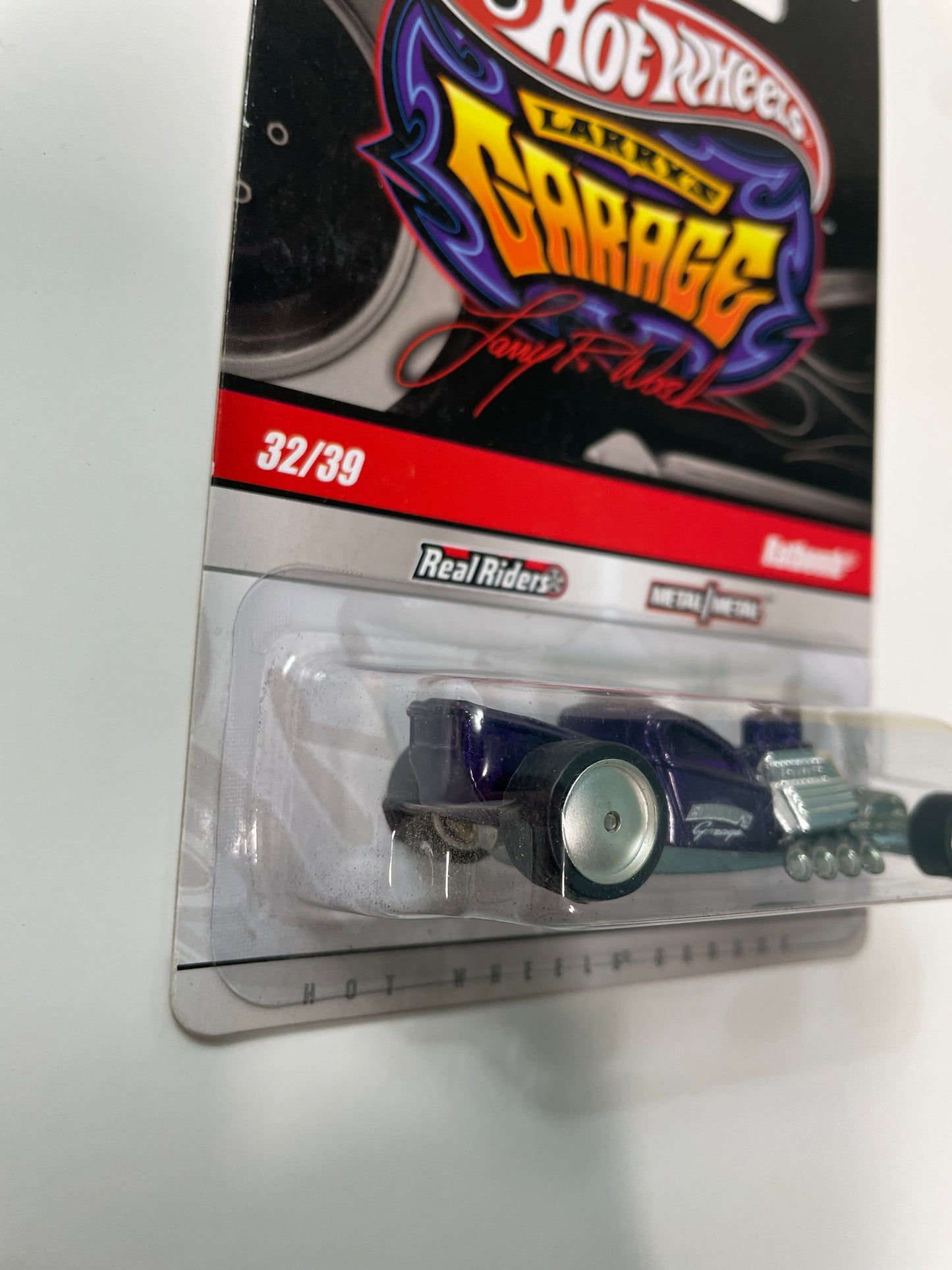 *Chase* Hot Wheels 1/64 Larry’s Garage Ratbomb Purple (Signed Base)