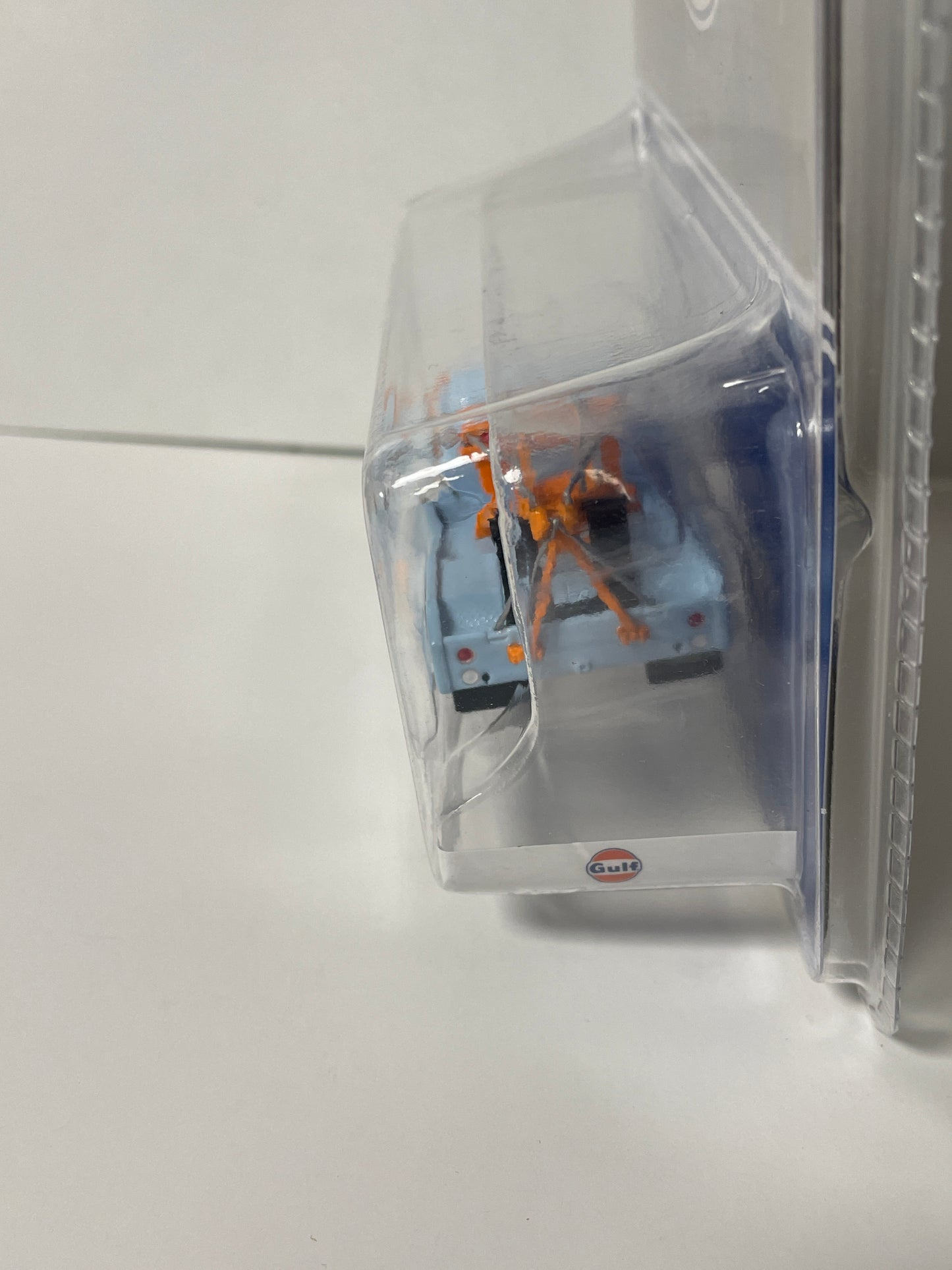 Greenlight 1/64 Hobby Exclusive Gulf 1969 Chevrolet C-30 Dually Wrecker Blue & Orange - 30275