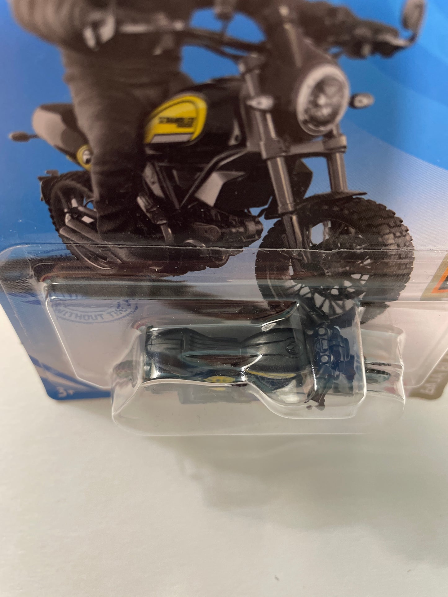 Hot Wheels 1/64 Ducati Scrambler Hot Wheels Edition Black - Damaged Box