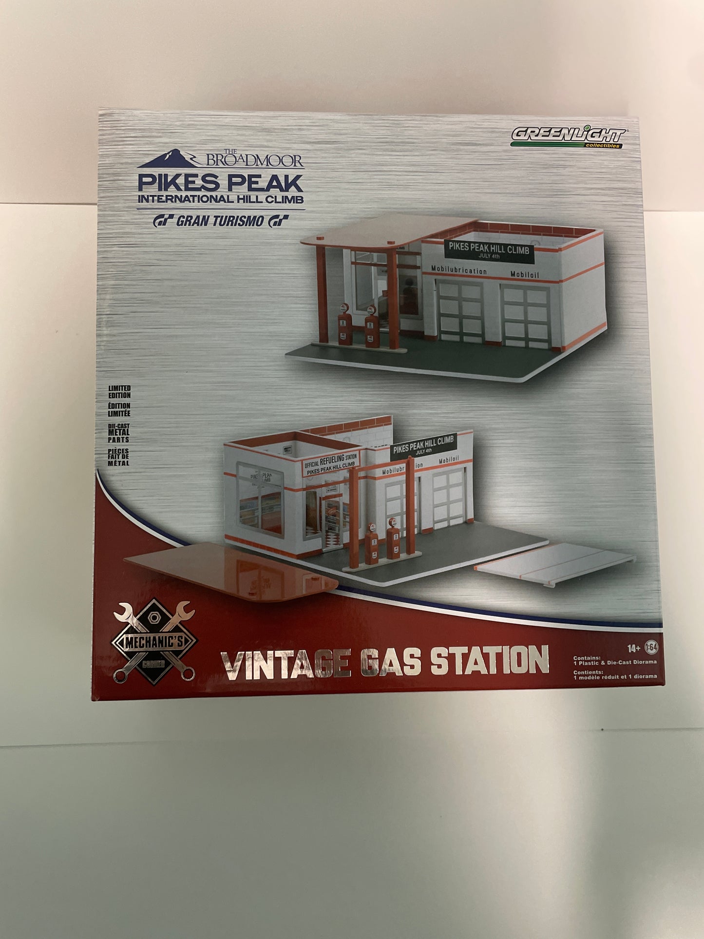 Greenlight 1/64 Pikes Peak Hill Climb Vintage Gas Station