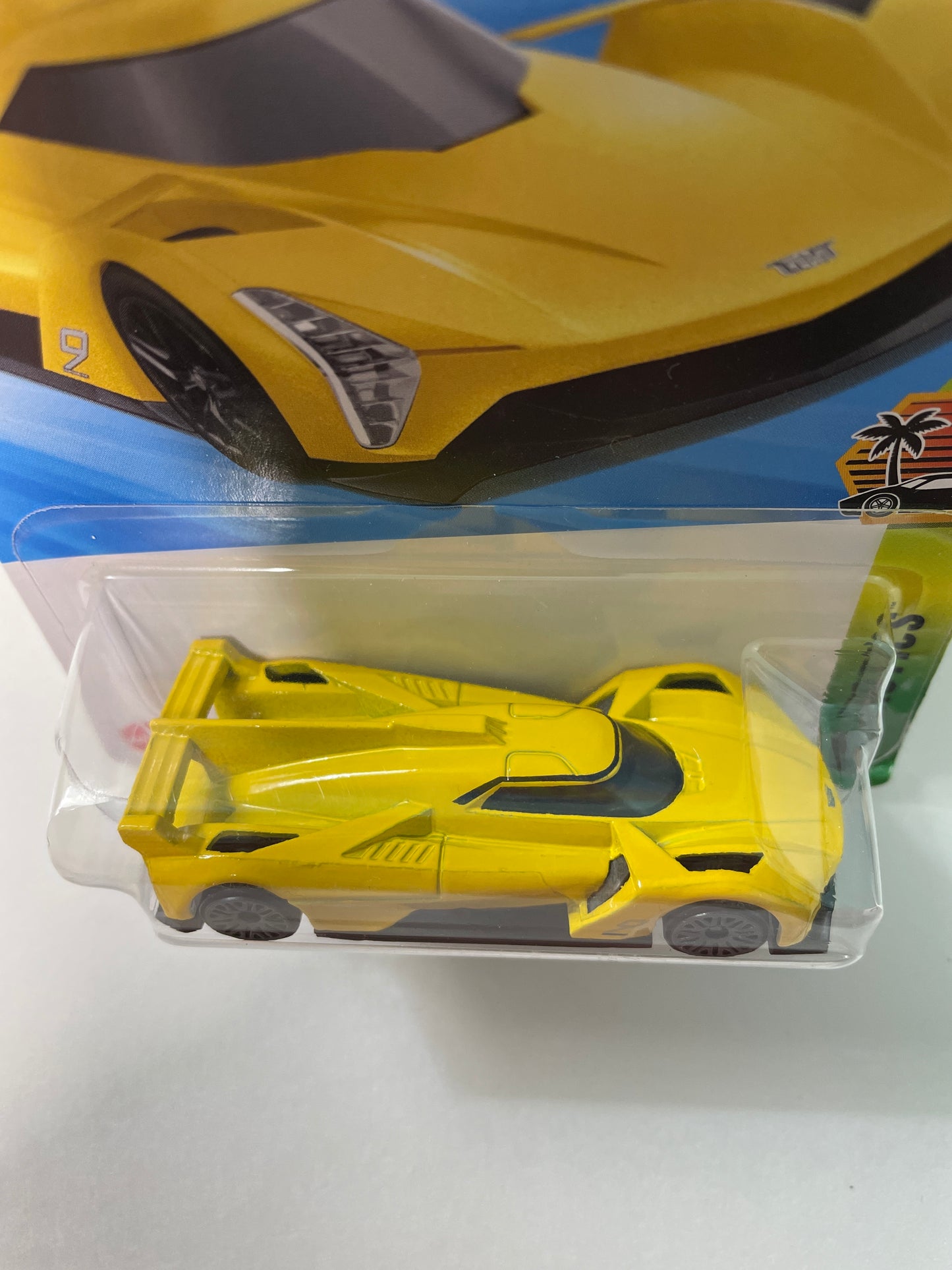 Hot Wheels 1/64 Cadillac Project GTP Hypercar Yellow - Damaged Box